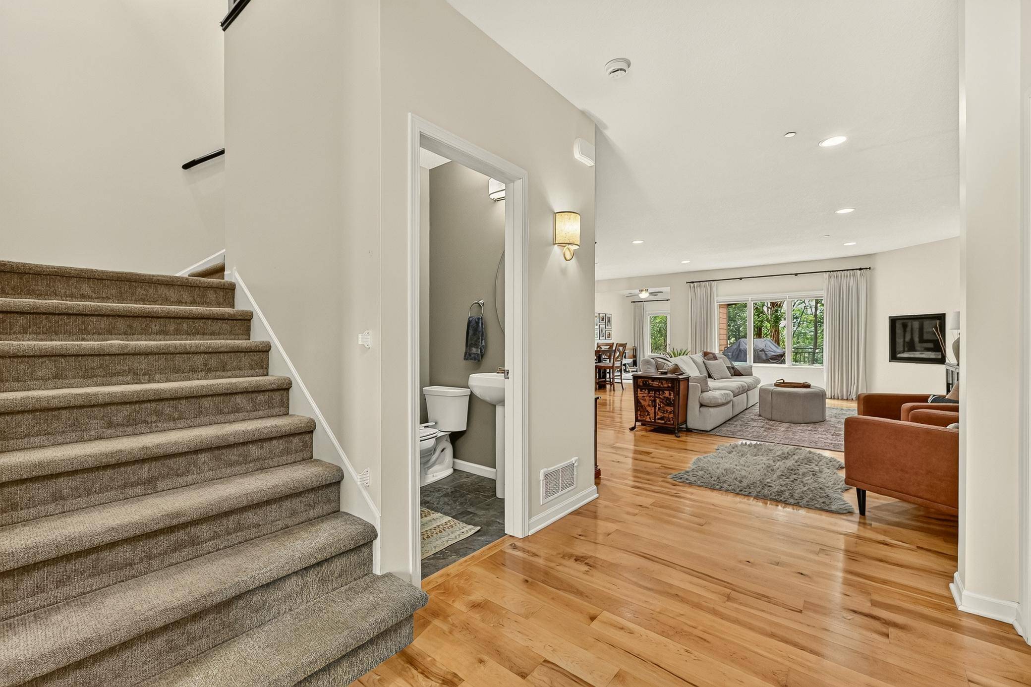558 Panorama CIR NW, Rochester, MN 55901