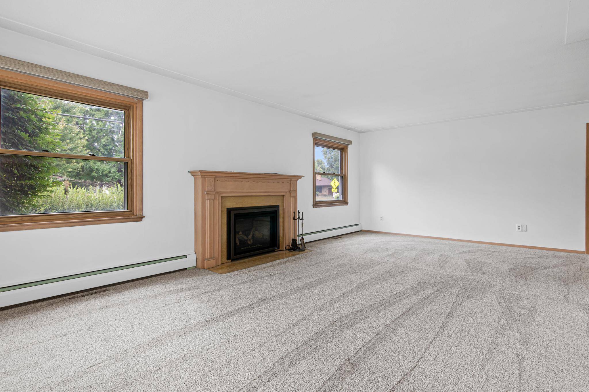1912 Simpson ST, Falcon Heights, MN 55113