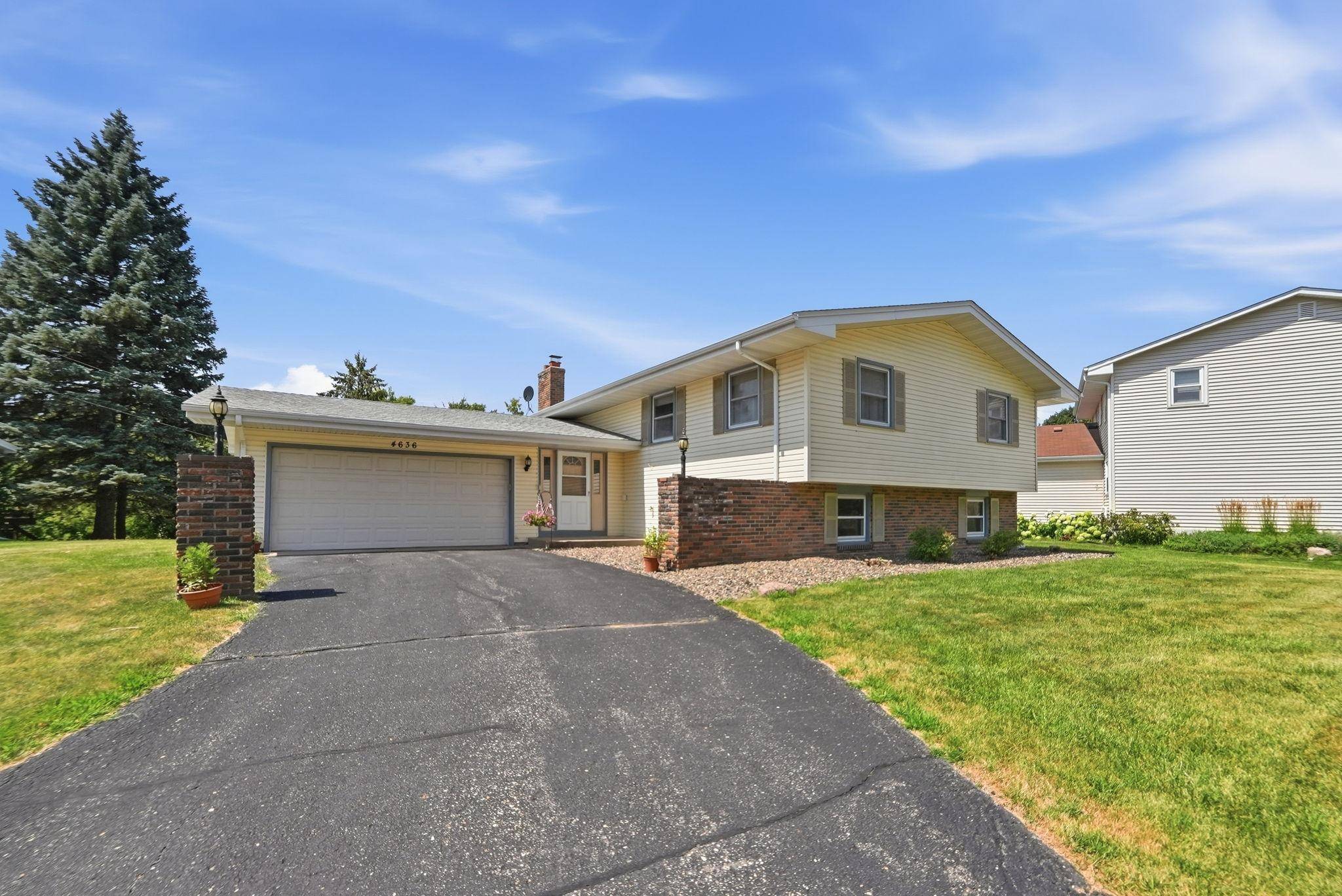 4636 Heritage Hills DR, Bloomington, MN 55437