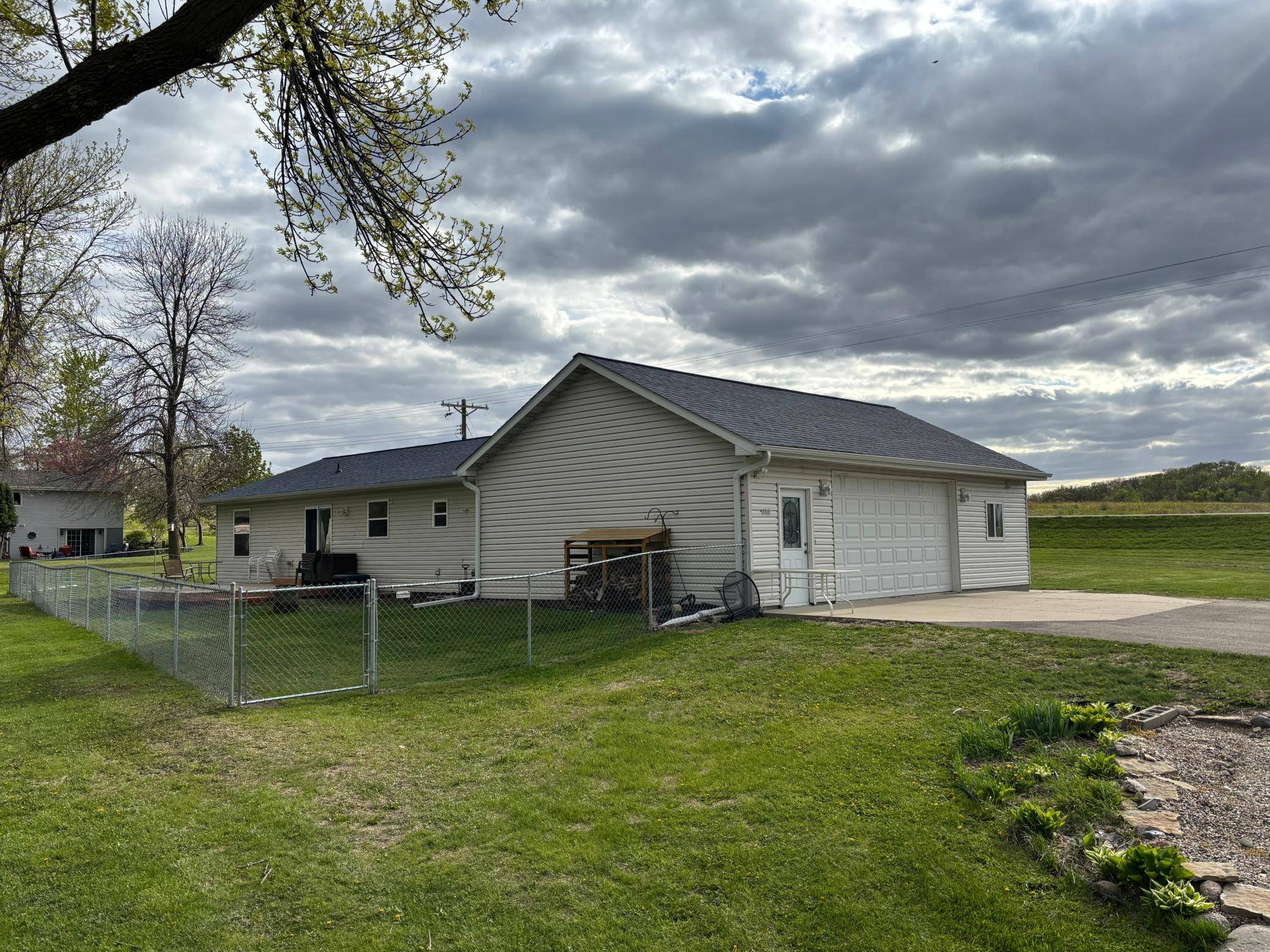 2200 Eunice DR, Albert Lea, MN 56007