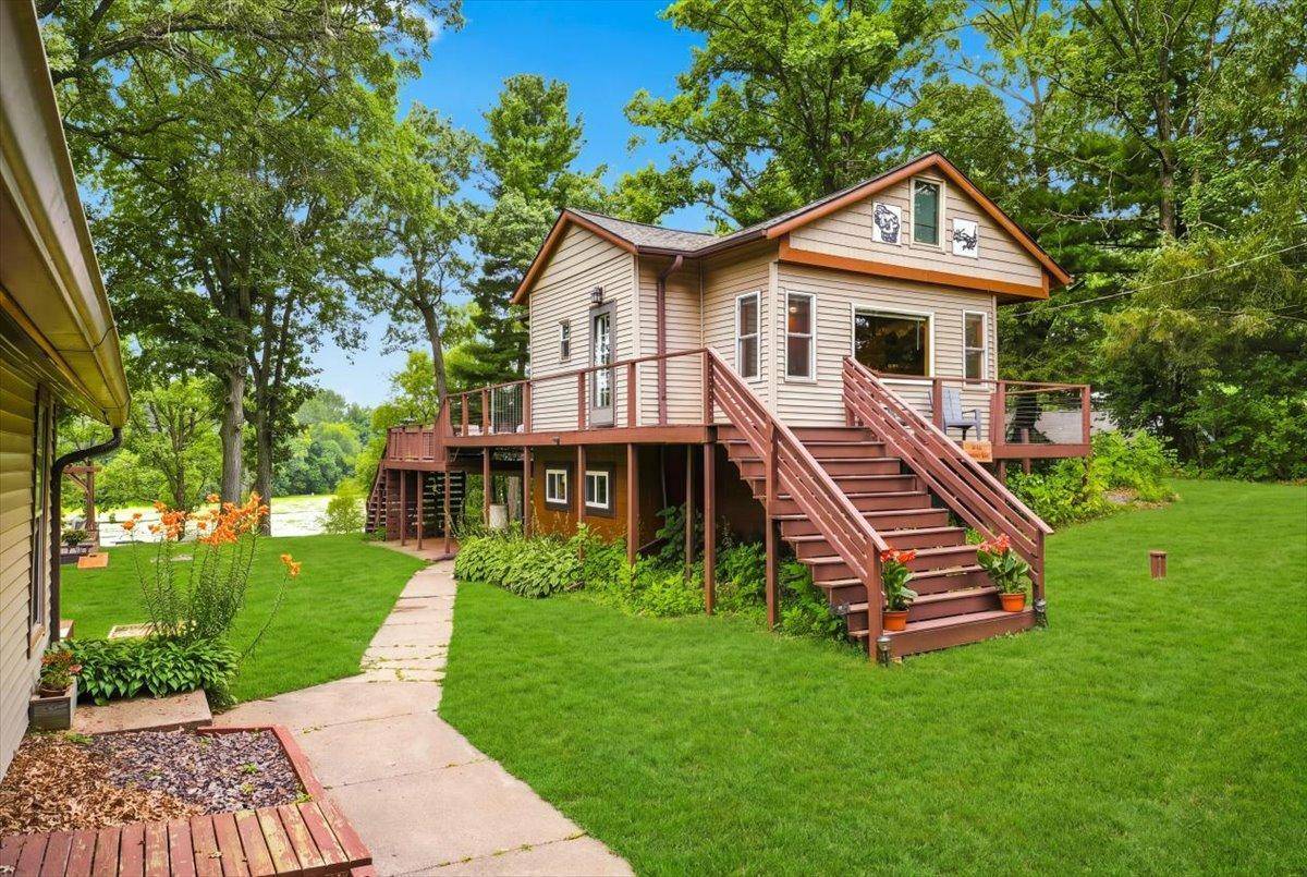 1165 Birchwood LN, Amery, WI 54001