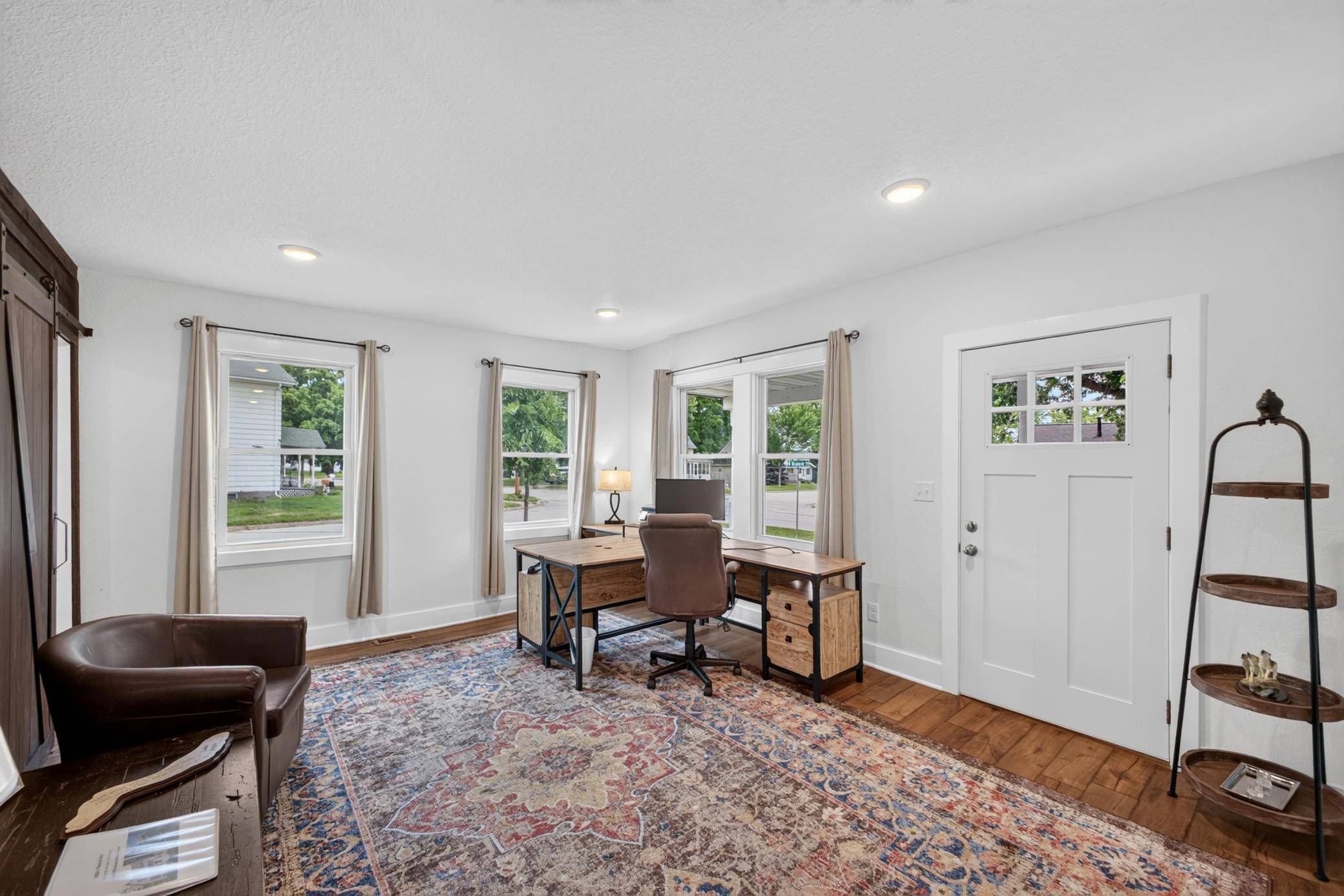 802 S Garden ST, Lake City, MN 55041