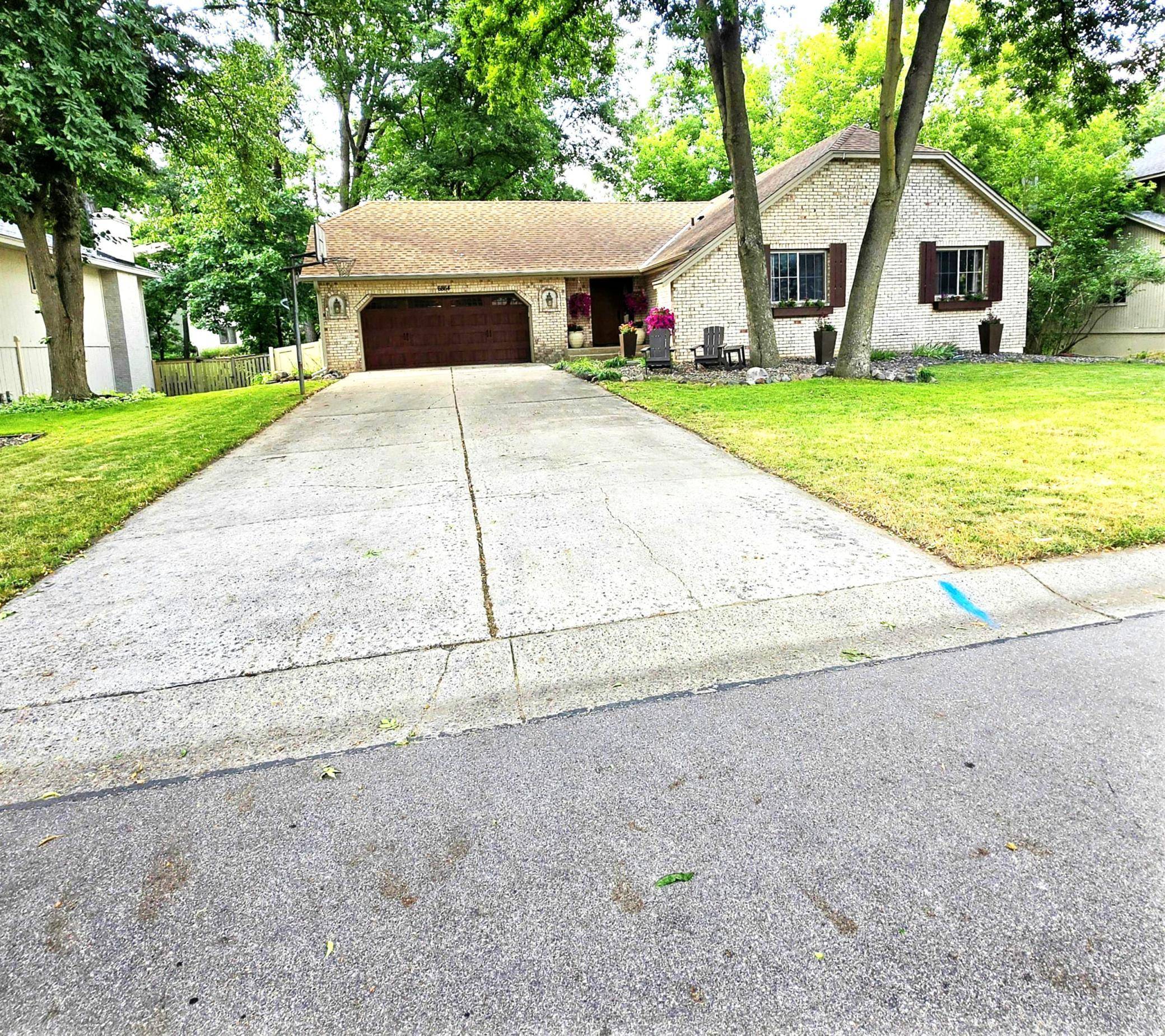 6864 Jeremy CT, Eden Prairie, MN 55346