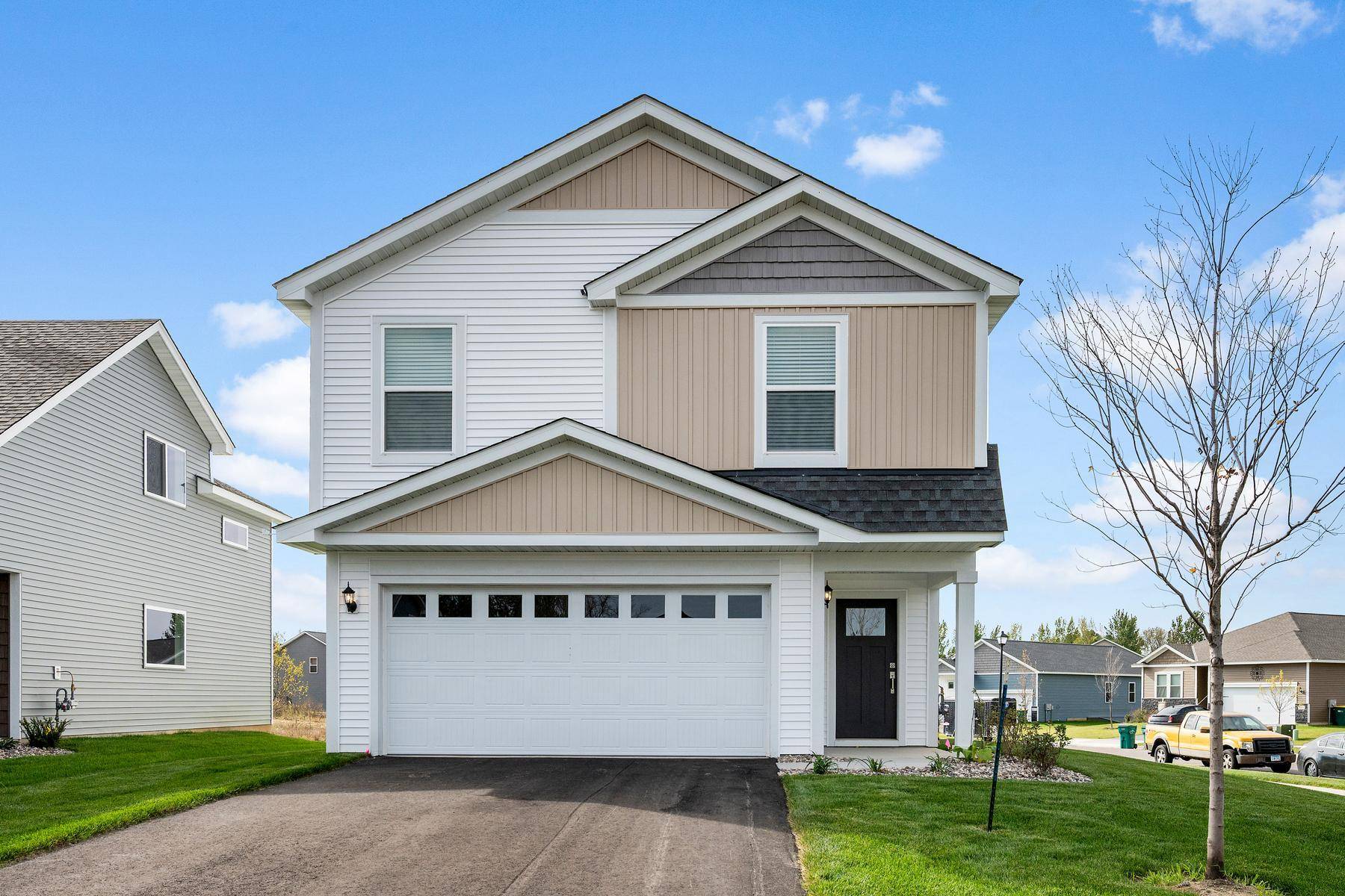 607 Redwood LOOP N, Cambridge, MN 55008