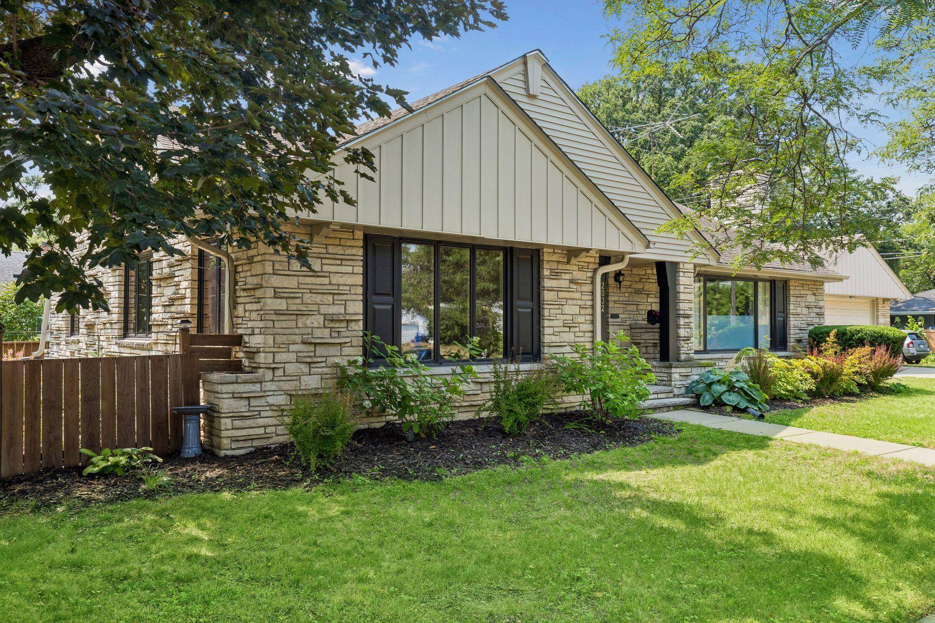 2032 Sheridan AVE, Saint Paul, MN 55116