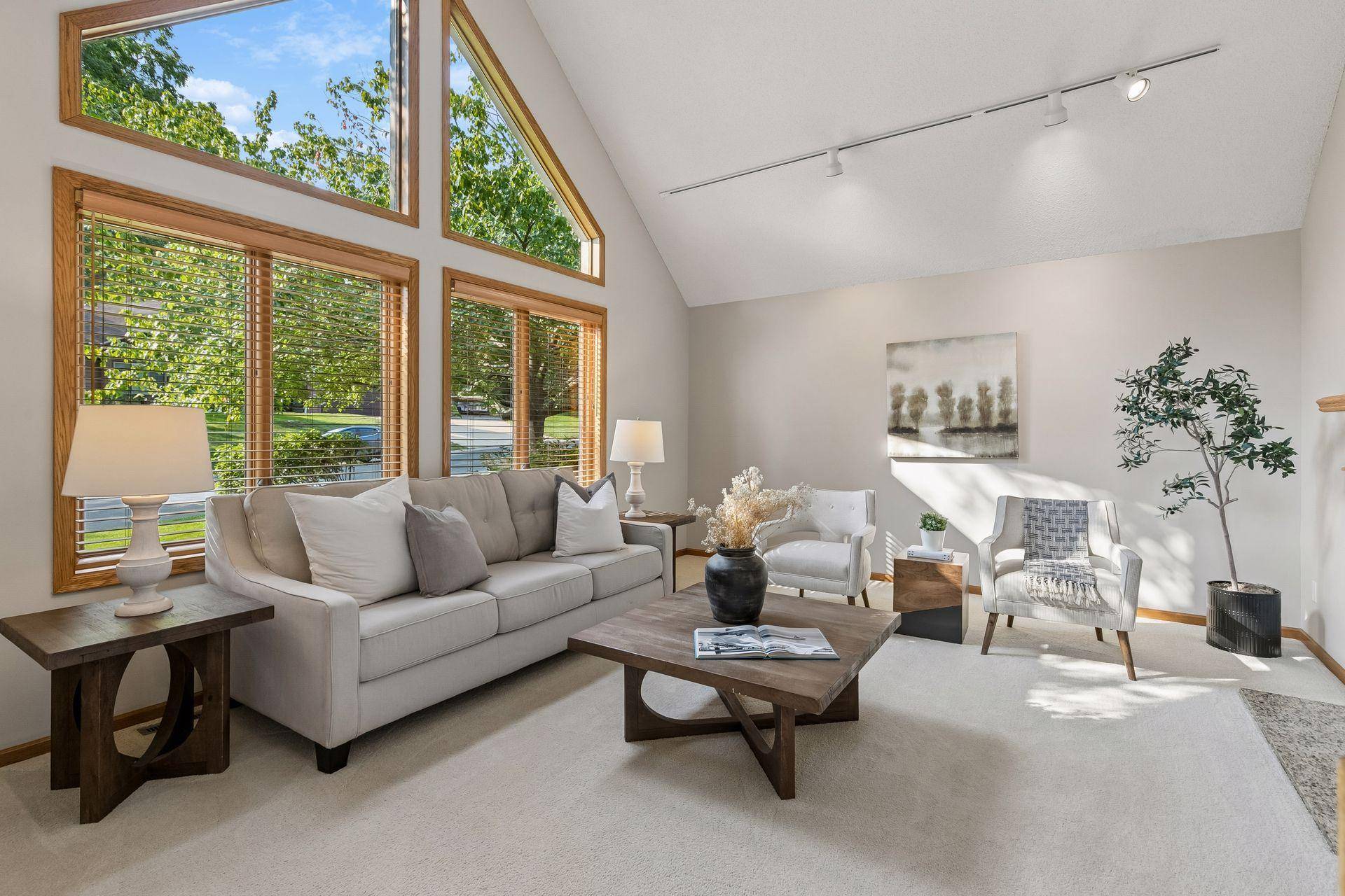 13645 Georgia DR, Apple Valley, MN 55124