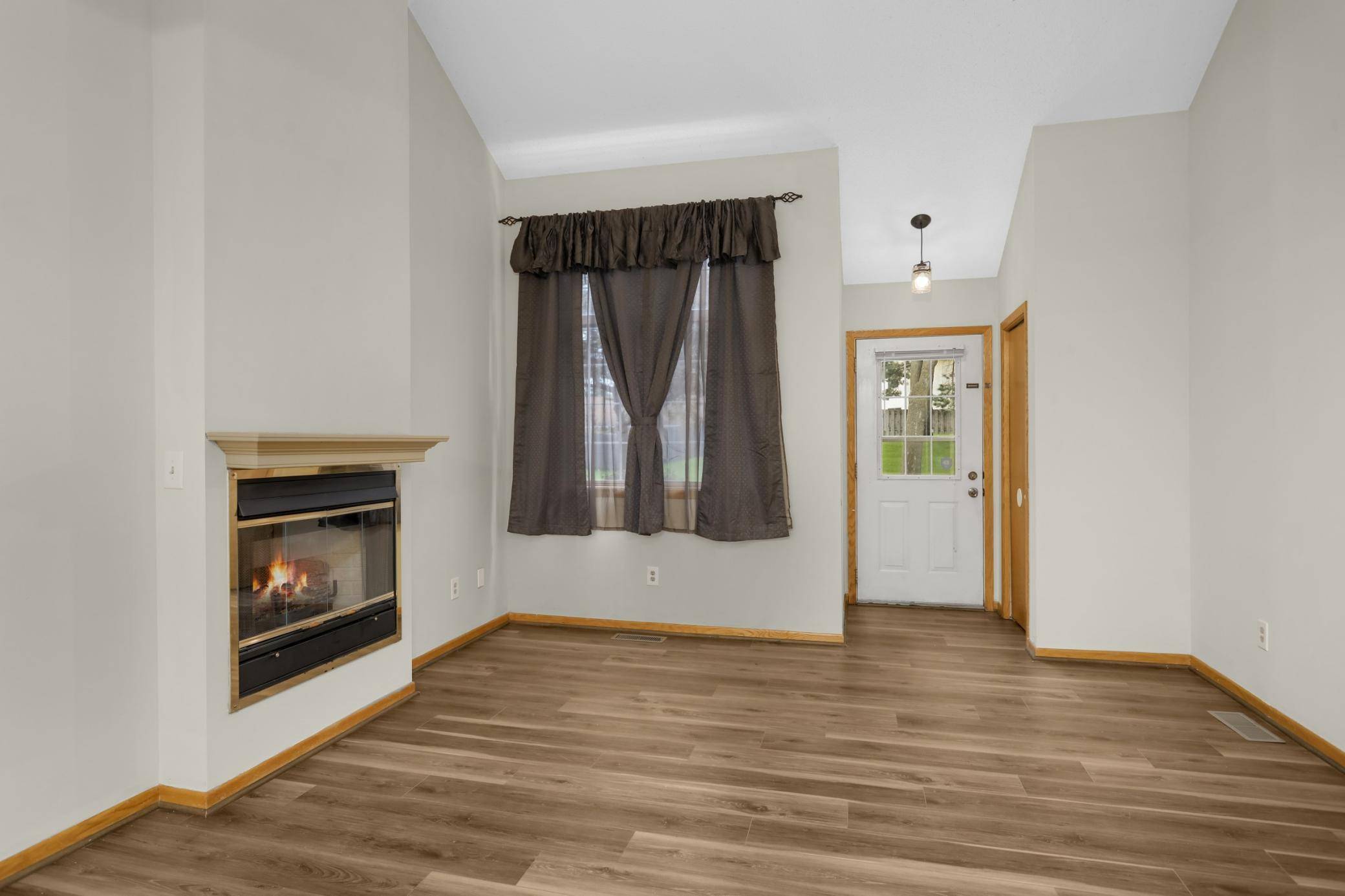 3626 Linden AVE #4, White Bear Lake, MN 55110