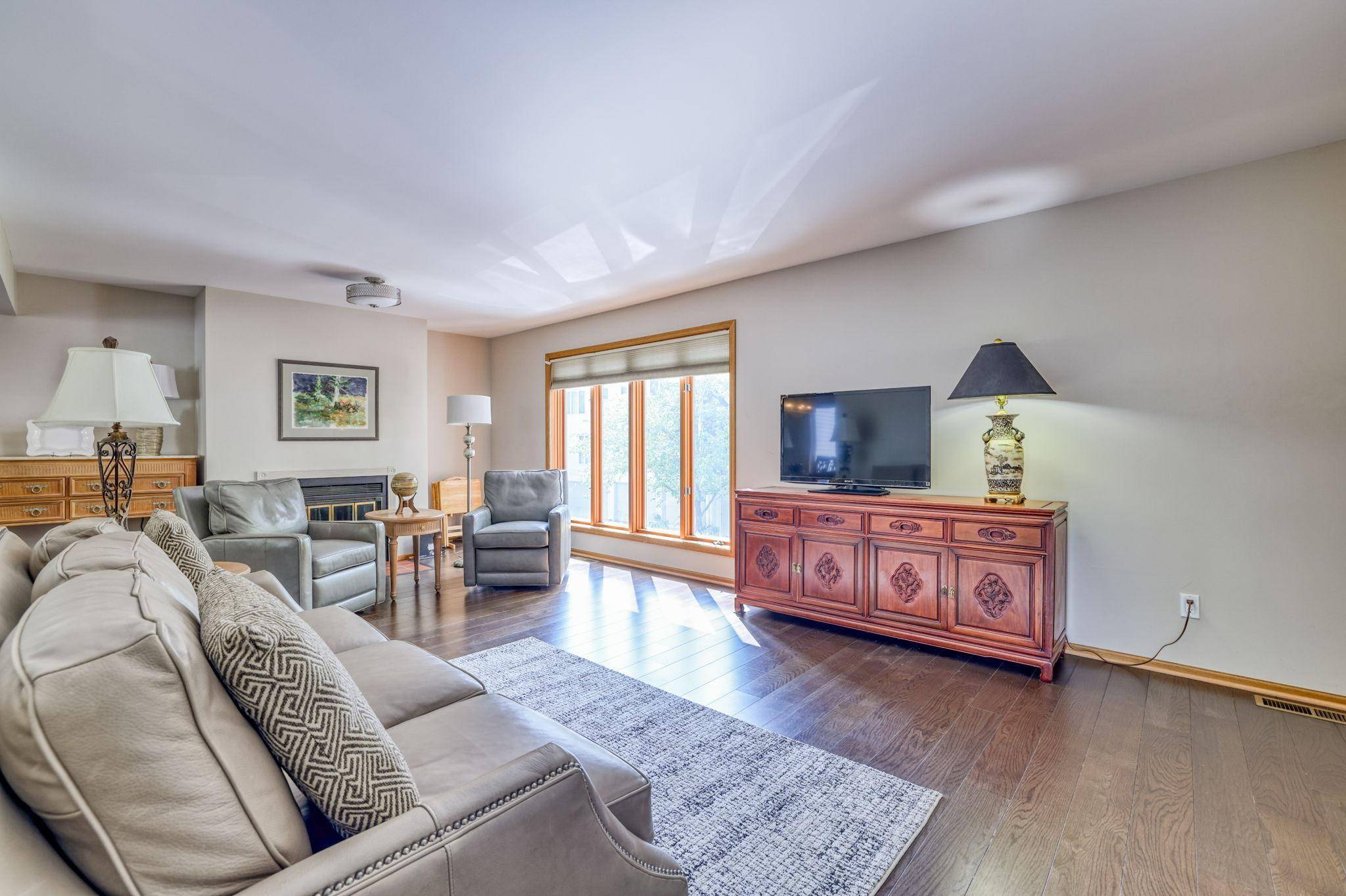 921 / 923 Dartmouth PL SE, Minneapolis, MN 55414