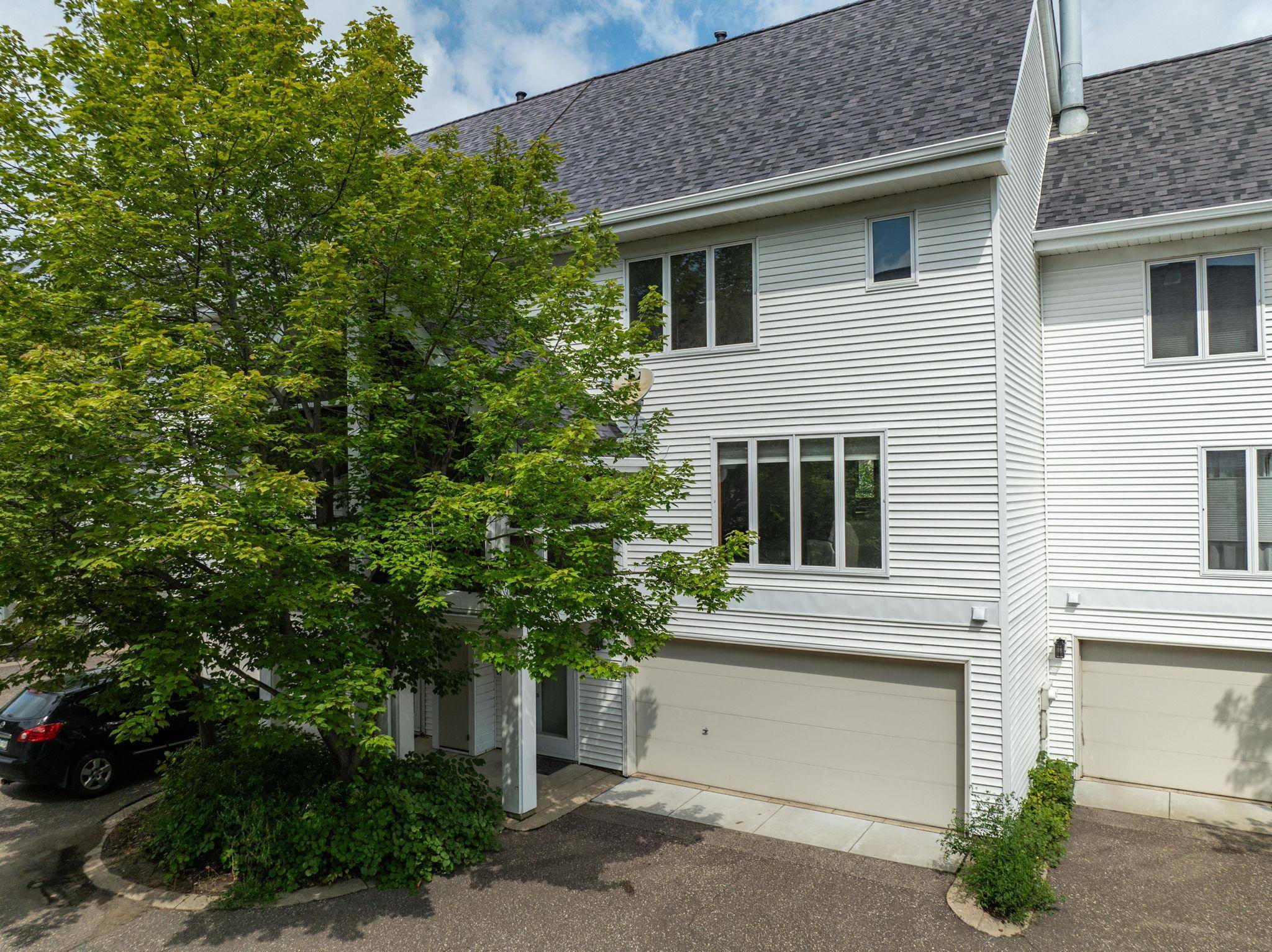 921 / 923 Dartmouth PL SE, Minneapolis, MN 55414