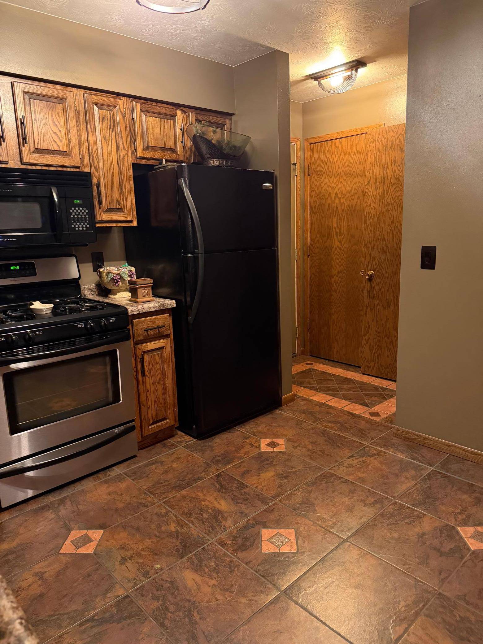 27366 260th ST, Worthington, MN 56187