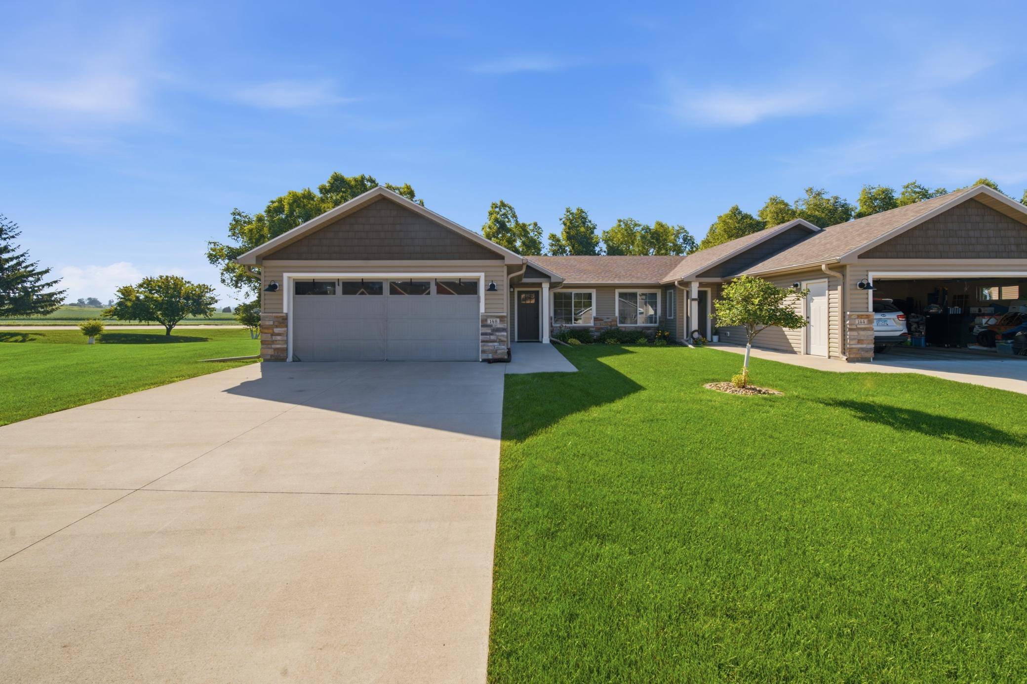 148 Highland CIR, Zumbrota, MN 55992