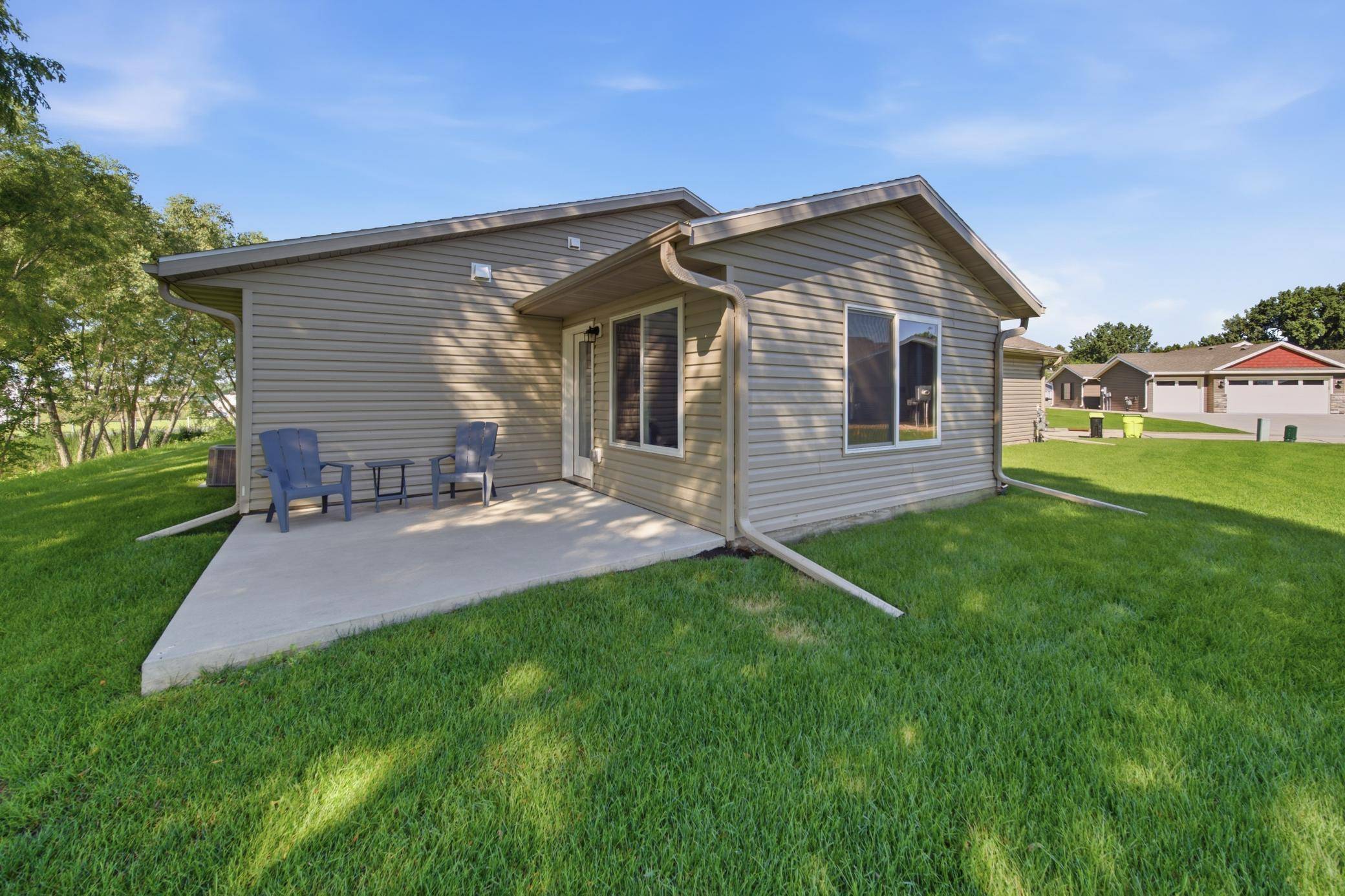 148 Highland CIR, Zumbrota, MN 55992