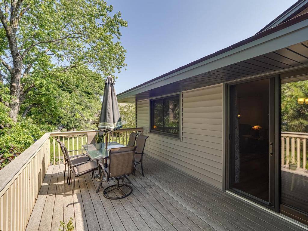 7201 Pontiac CIR, Chanhassen, MN 55317