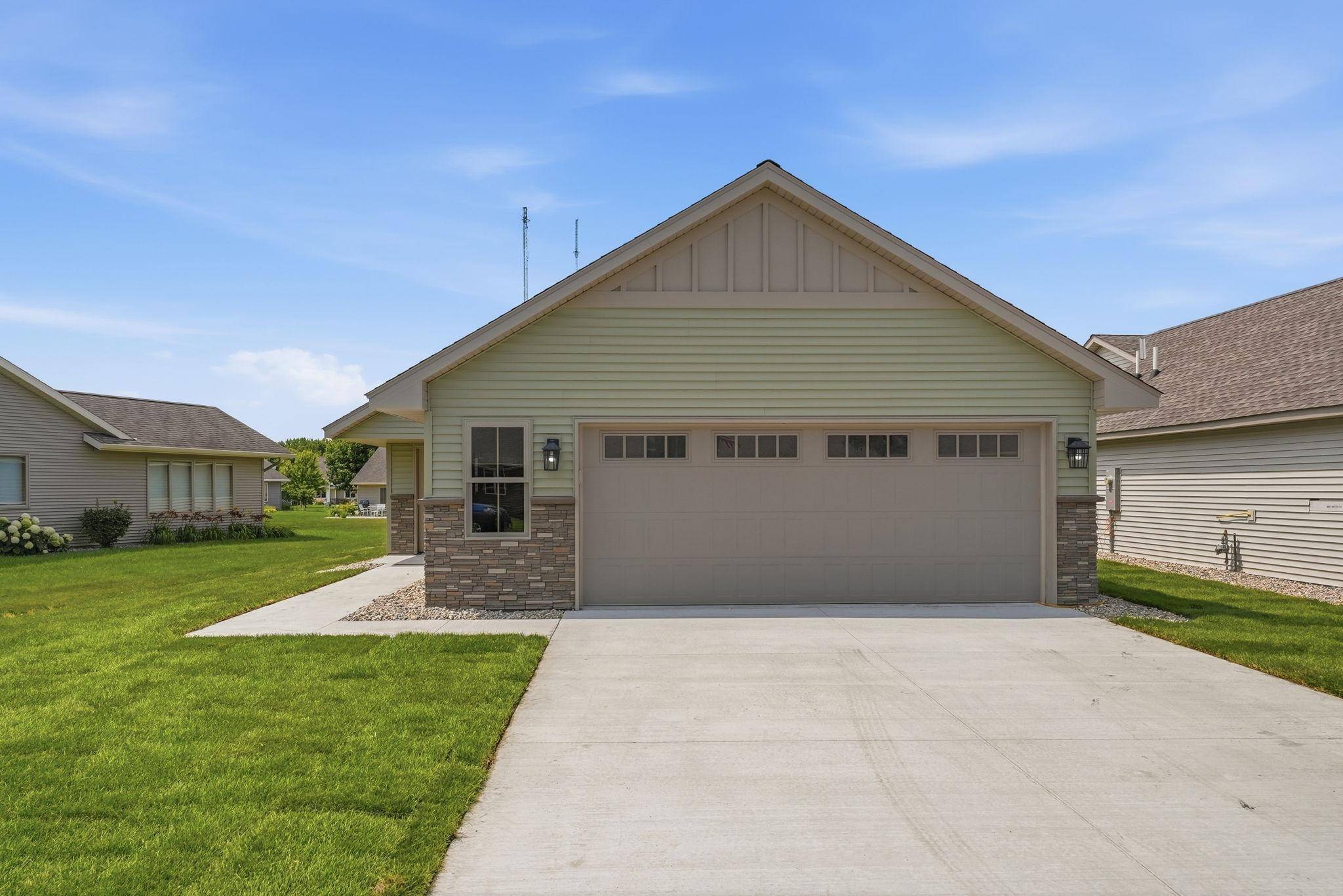 1807 Upper Trentwood CIR NE, Willmar, MN 56201