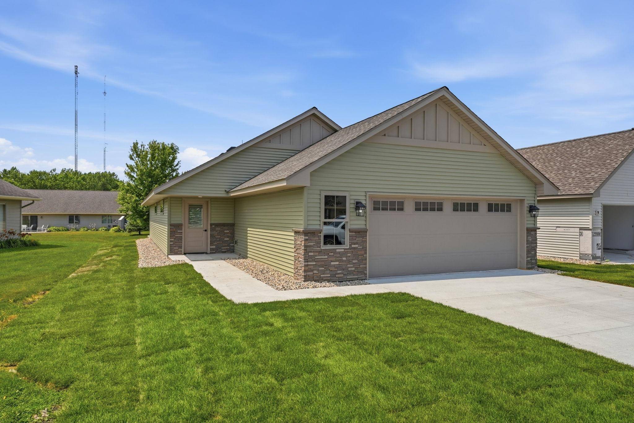 1807 Upper Trentwood CIR NE, Willmar, MN 56201