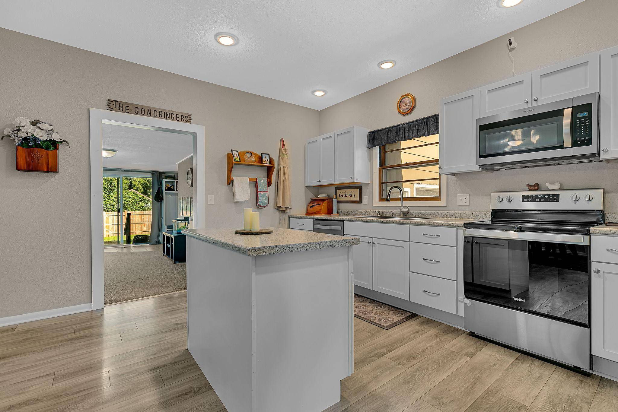 420 S 8th ST, Bird Island, MN 55310