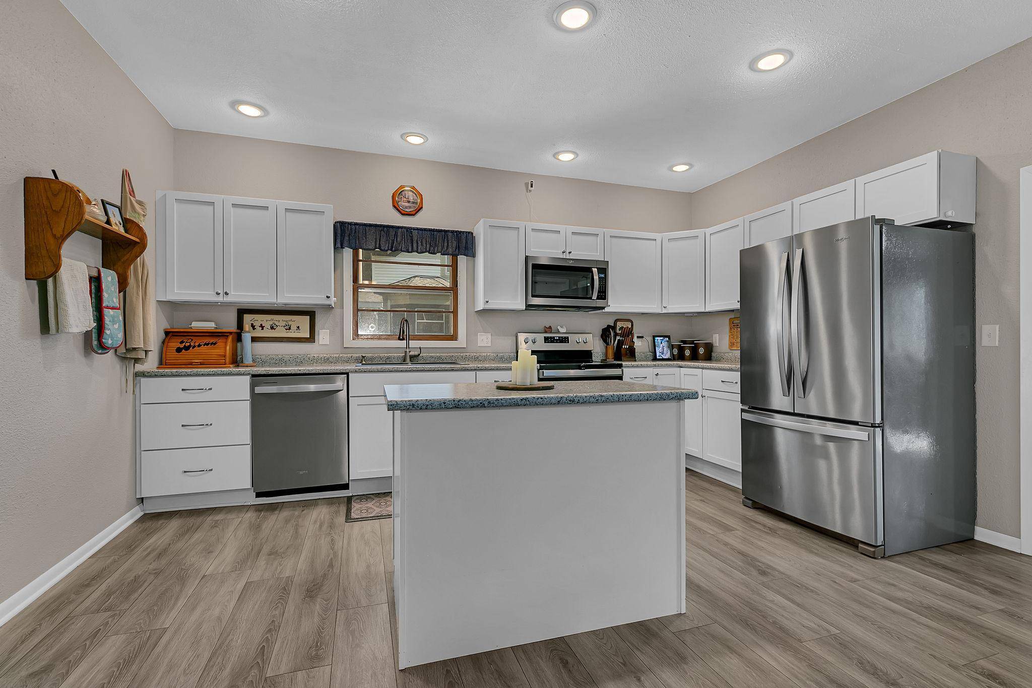 420 S 8th ST, Bird Island, MN 55310