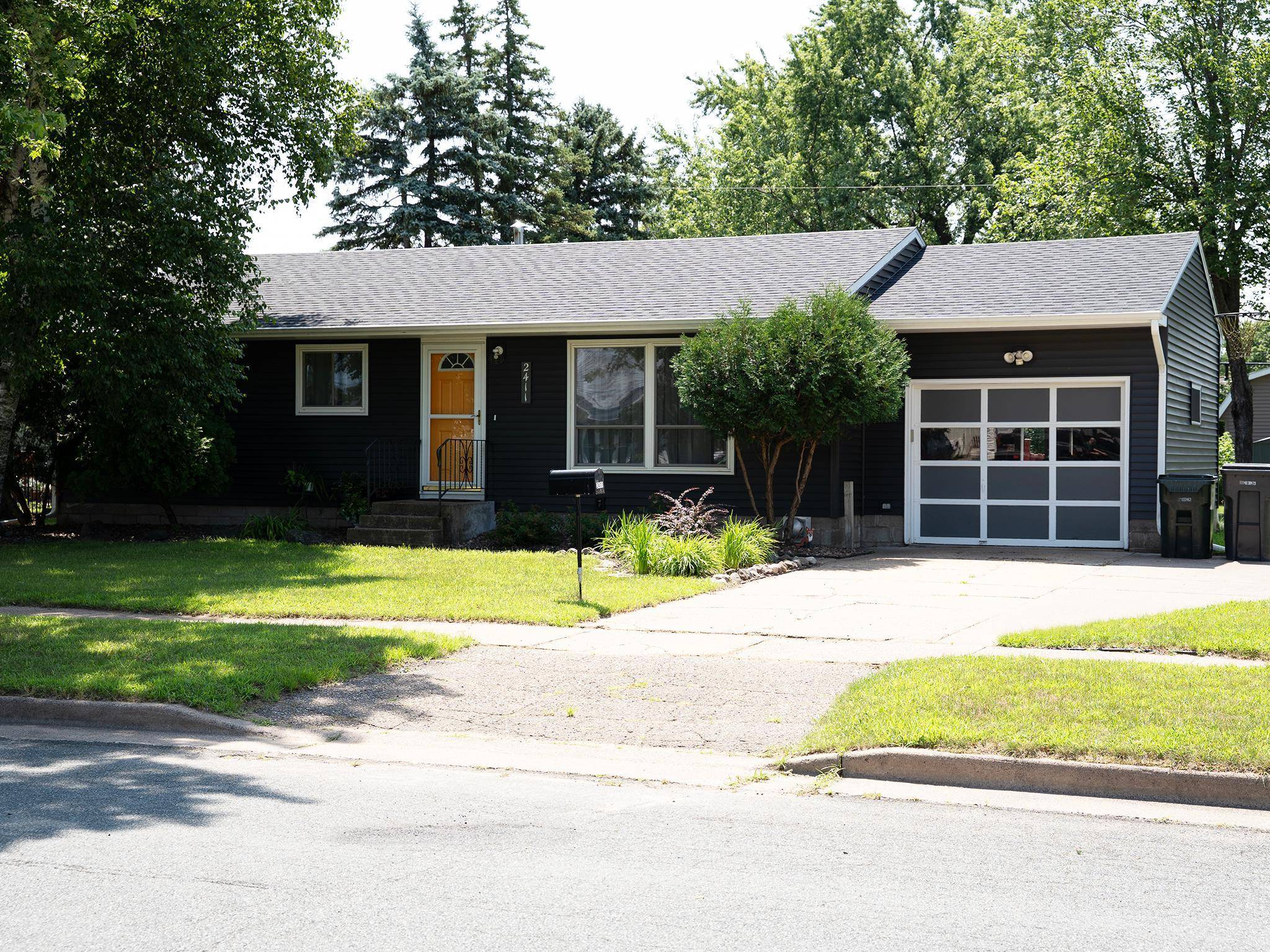 2411 Lynn AVE, Altoona, WI 54720