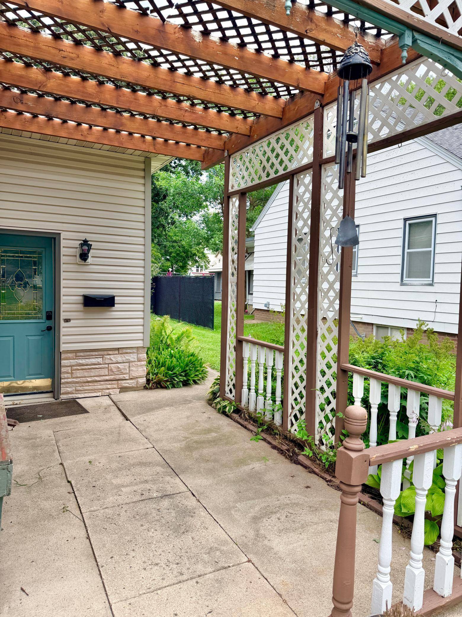 415 E 4th ST, Albert Lea, MN 56007