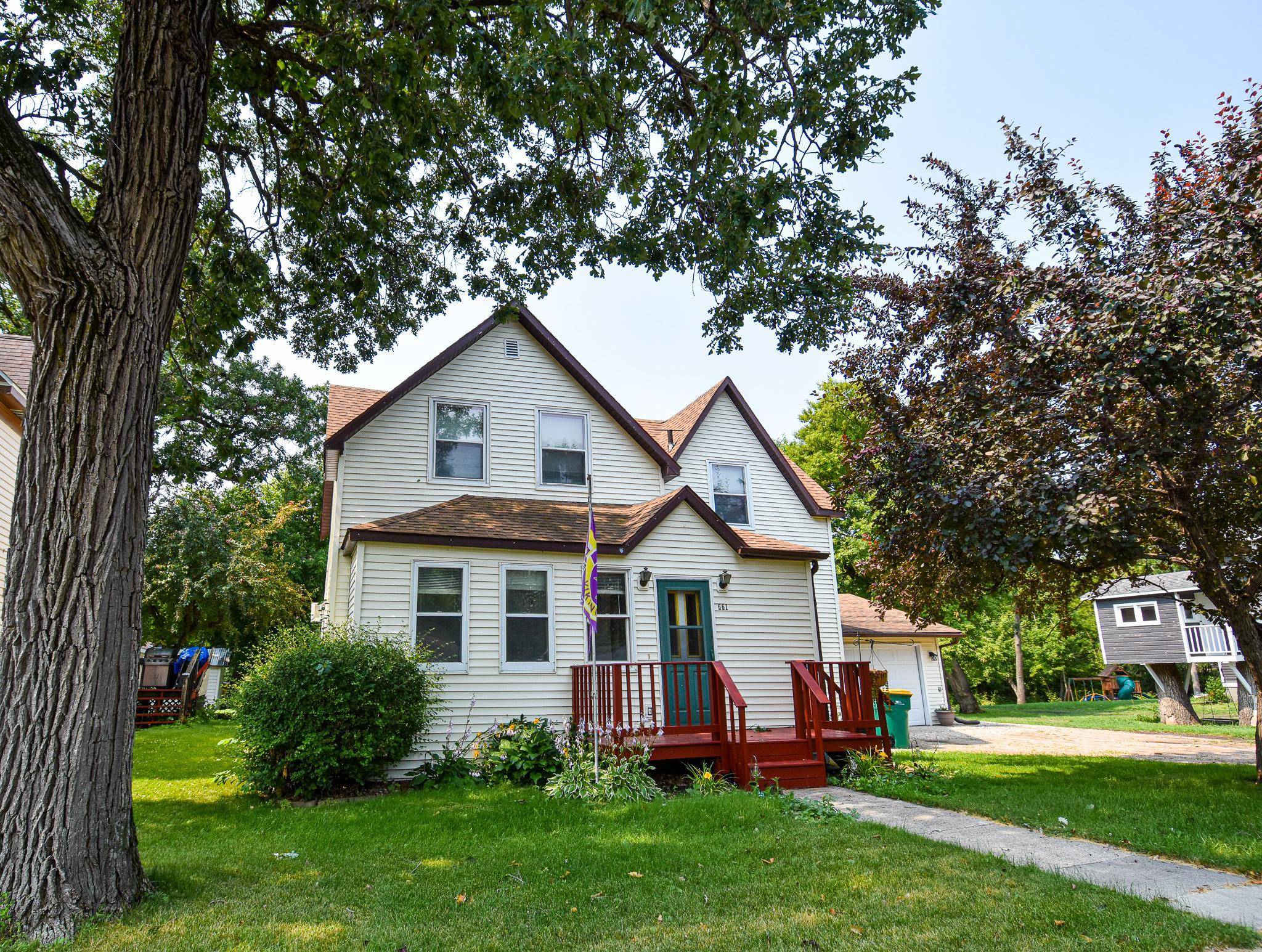 661 N Central ST, Warren, MN 56762