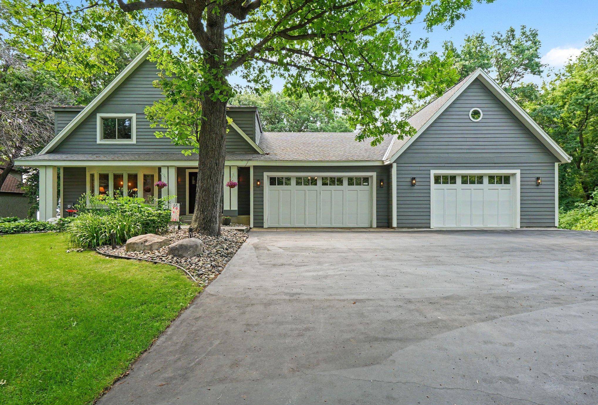 5710 Oakview LN N, Plymouth, MN 55442