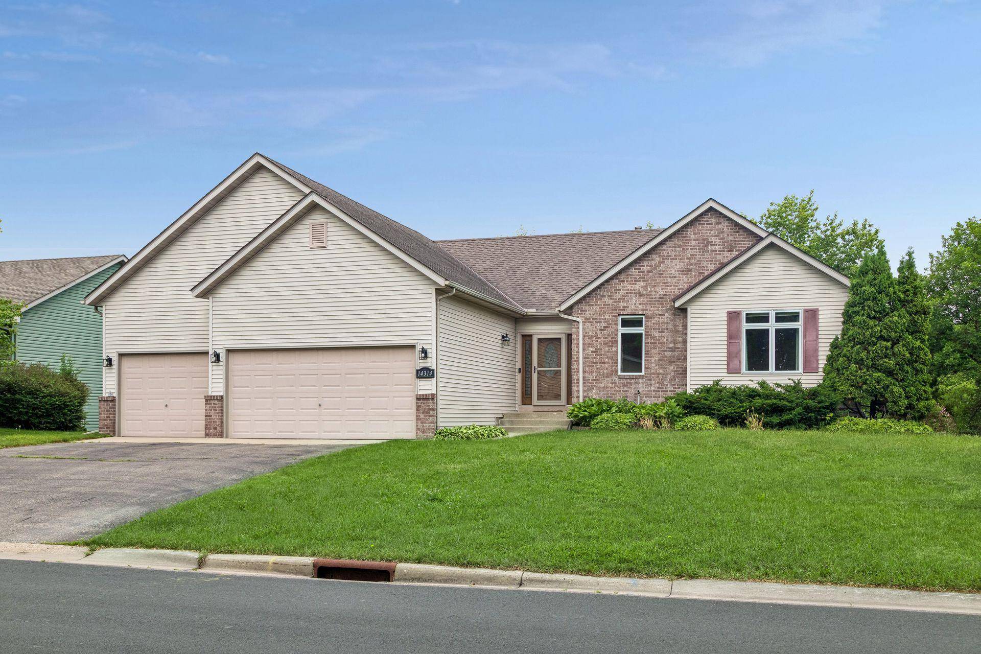 14314 Robin RD NE, Prior Lake, MN 55372