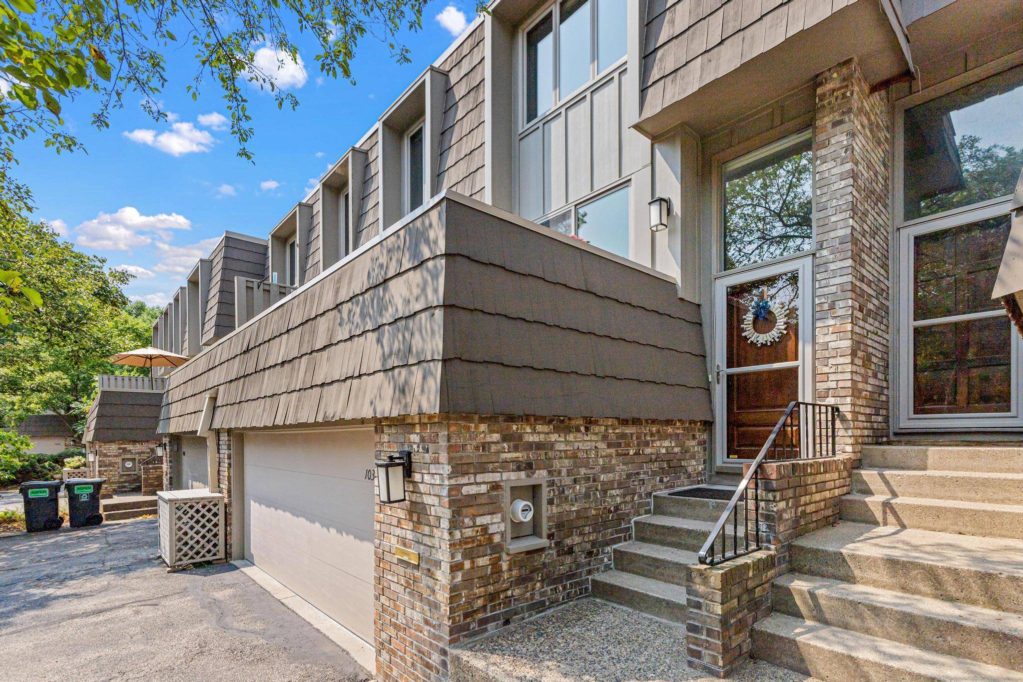 10304 Berkshire RD, Bloomington, MN 55437