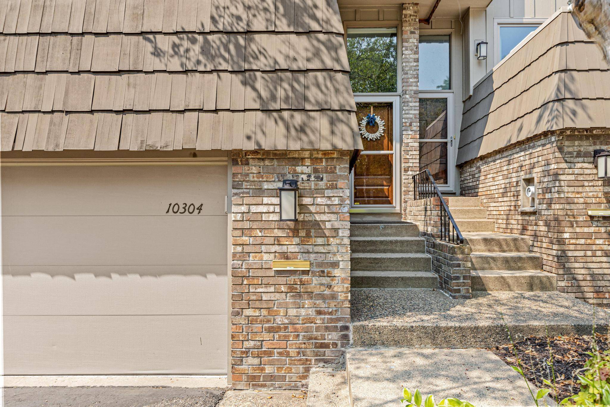 10304 Berkshire RD, Bloomington, MN 55437