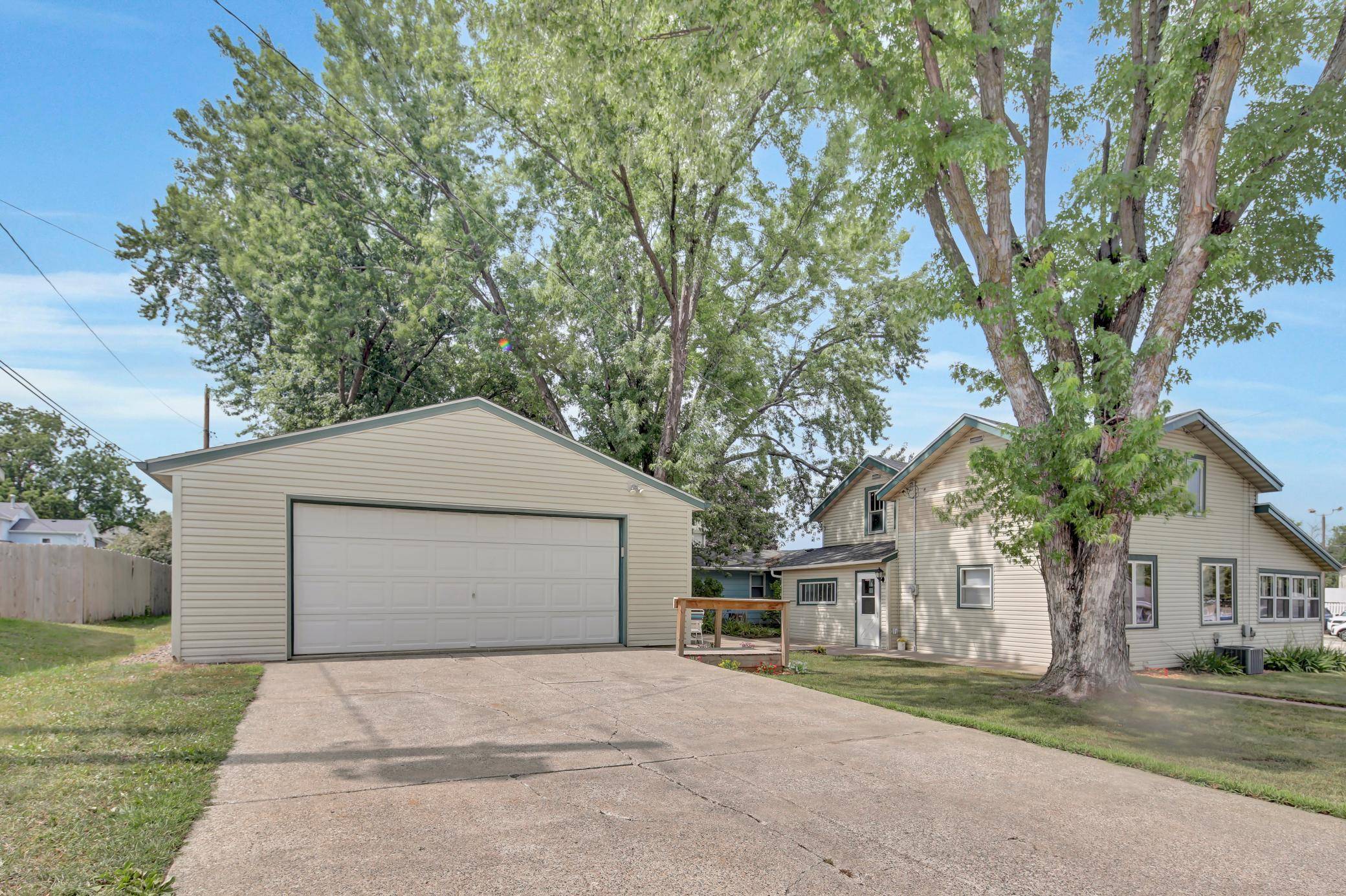 303 N Lakeshore DR, Lake City, MN 55041