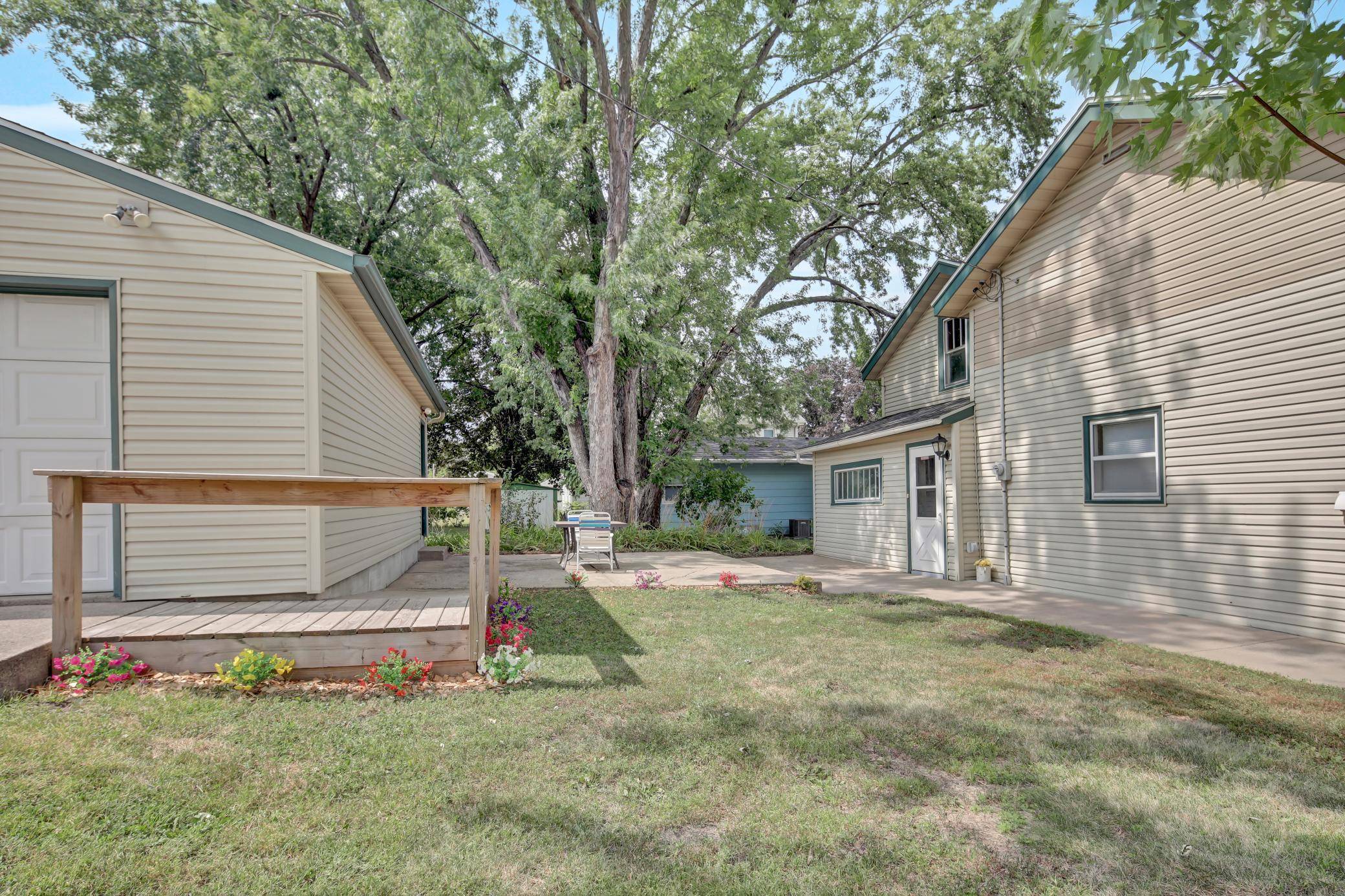 303 N Lakeshore DR, Lake City, MN 55041