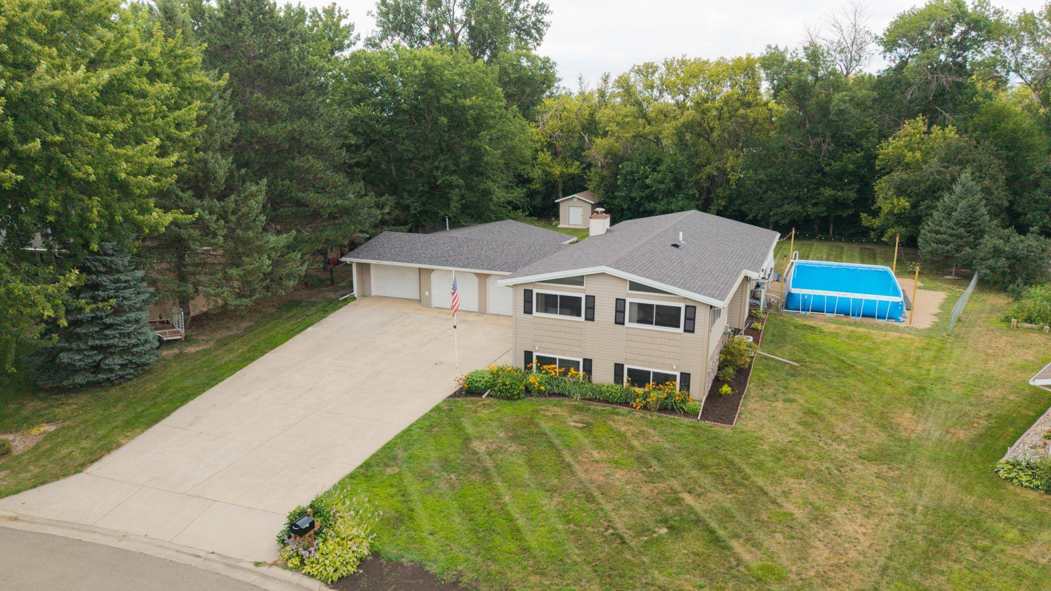 1210 Westwood DR, Marshall, MN 56258