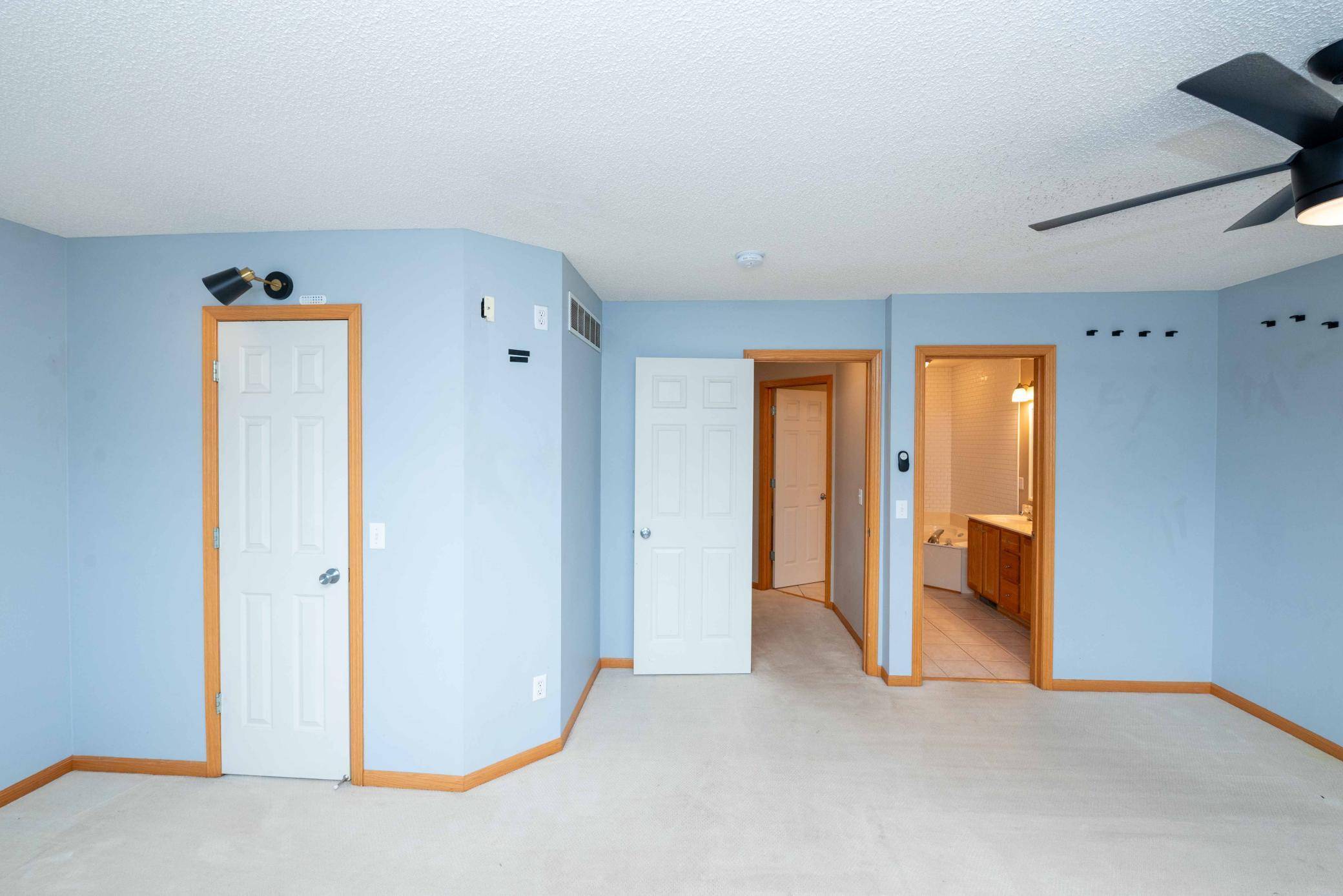 8663 Quarry Ridge LN #F, Woodbury, MN 55125