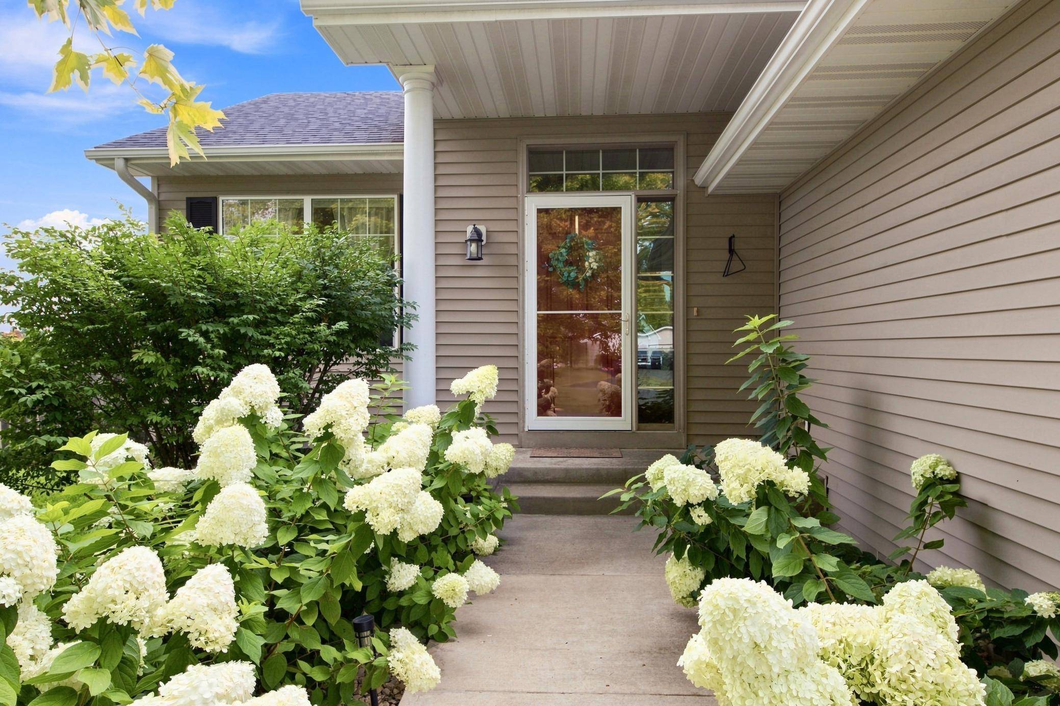 809 Morningside PL, Belle Plaine, MN 56011