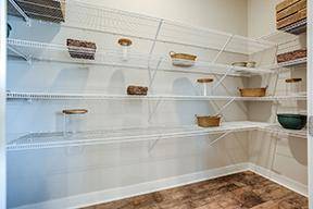 1717 Oak Creek PASS, Chaska, MN 55318