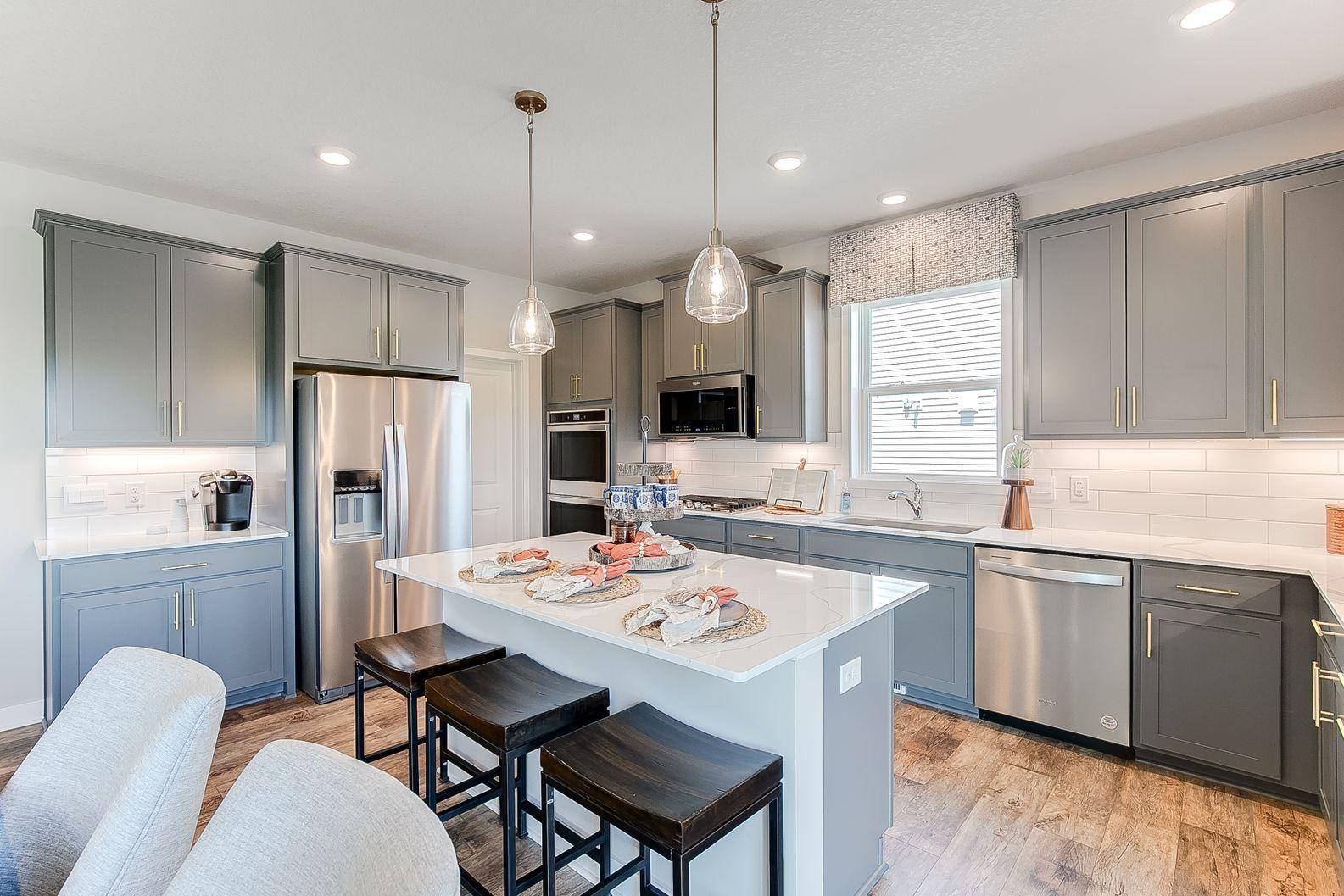 1717 Oak Creek PASS, Chaska, MN 55318