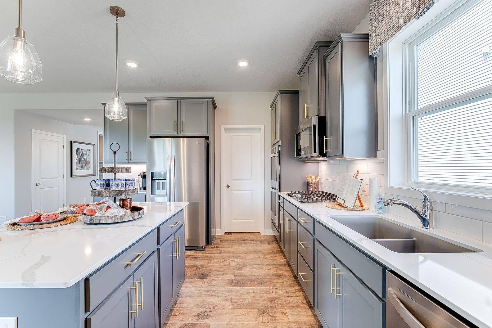 1717 Oak Creek PASS, Chaska, MN 55318