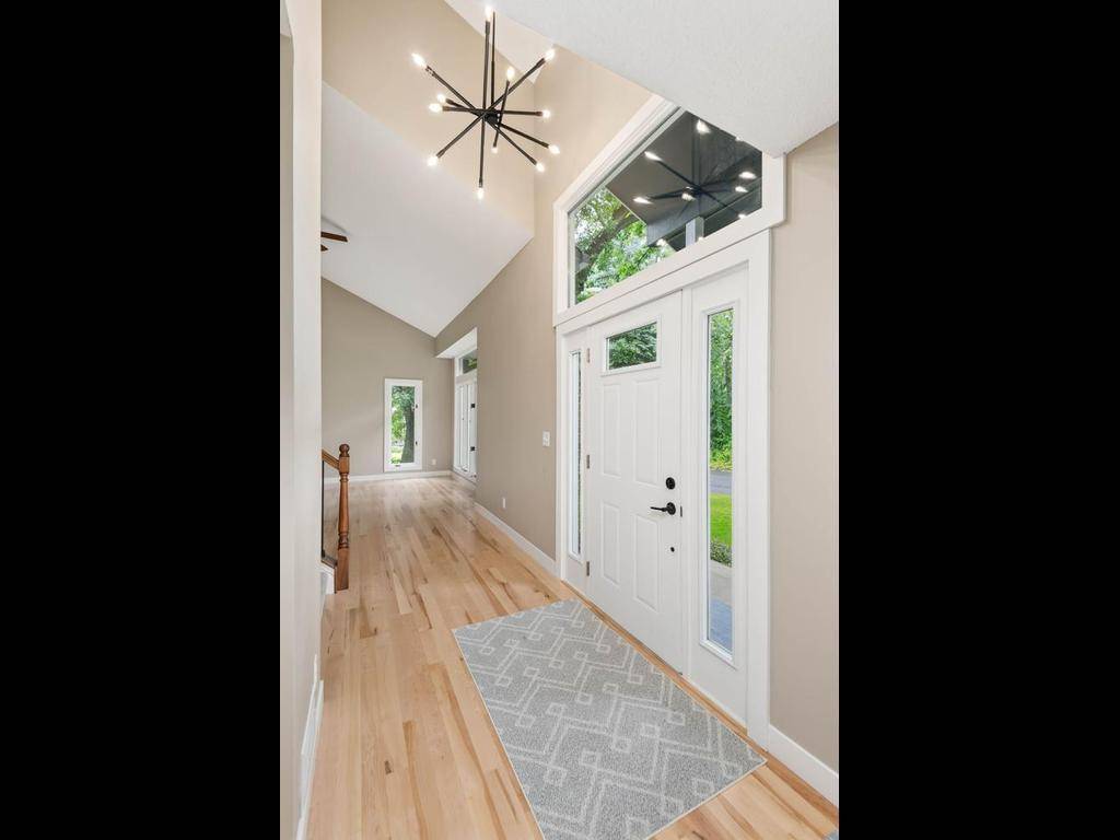 4816 Kingsdale DR, Bloomington, MN 55437