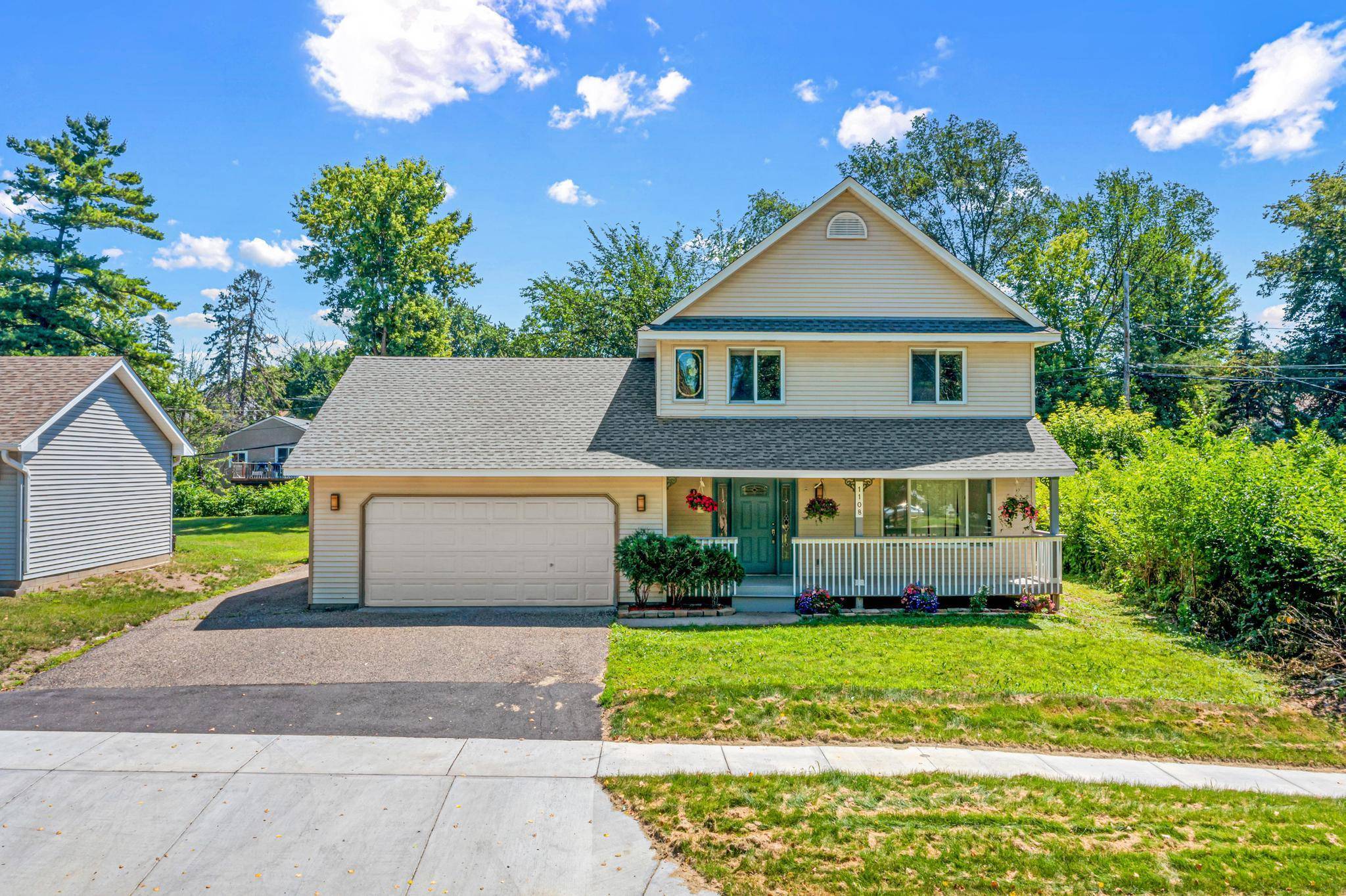 1108 Mackubin ST, Saint Paul, MN 55117