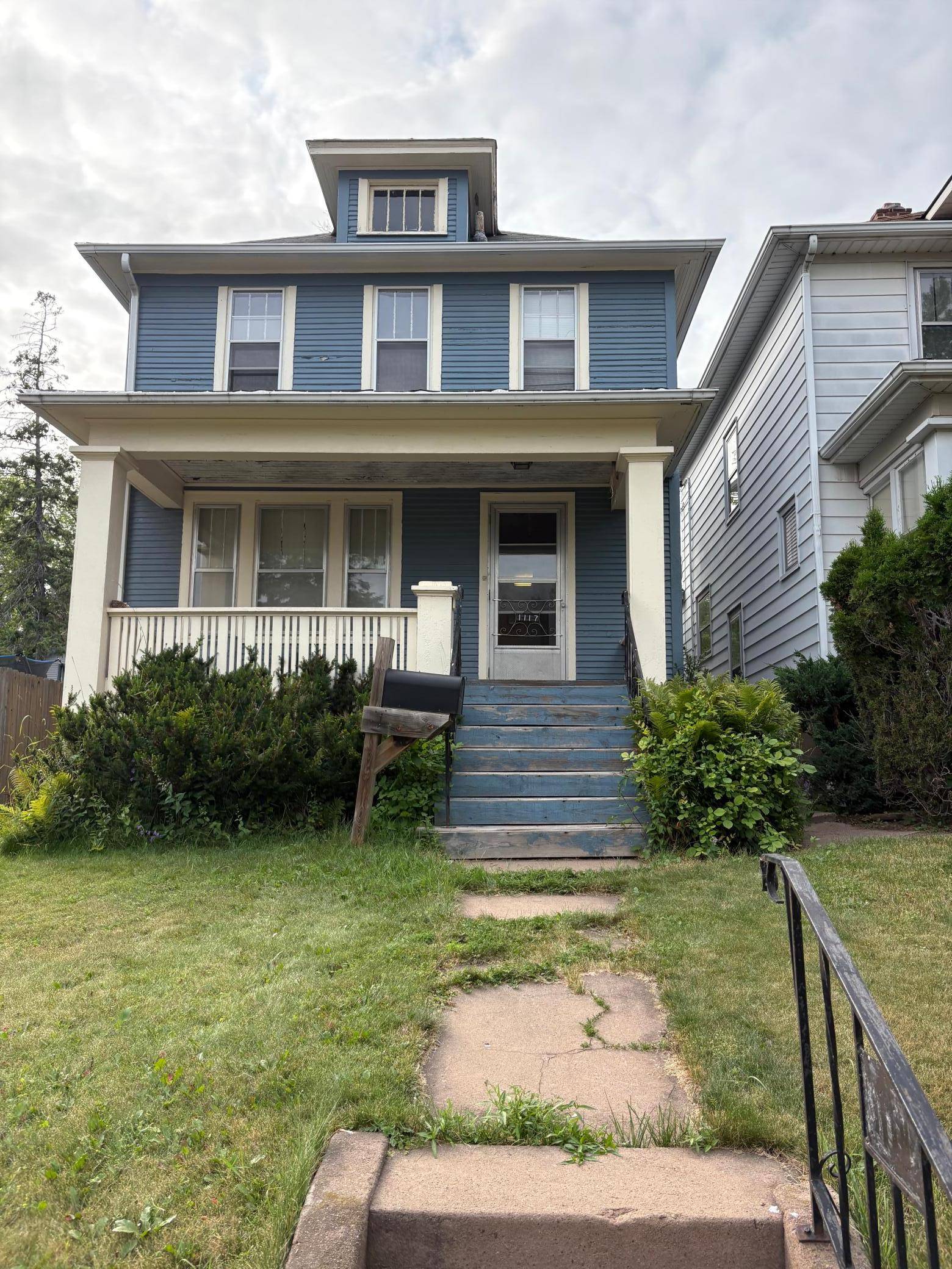 1117 E 10th ST, Duluth, MN 55805