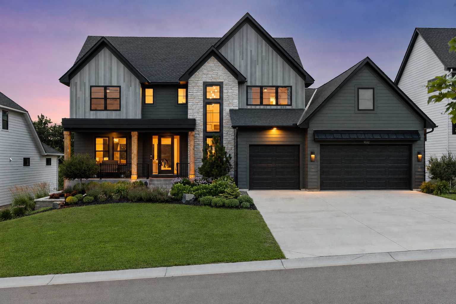 9592 Iron Horse RD, Woodbury, MN 55129