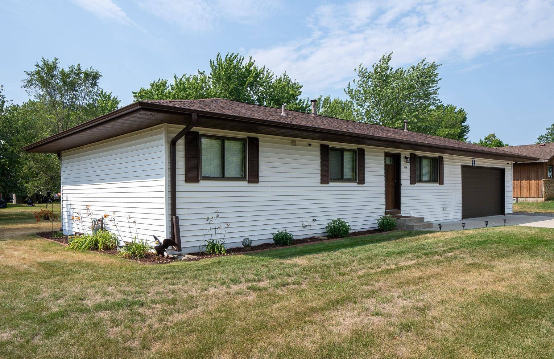 806 Callaway ST E, Saint Joseph, MN 56374
