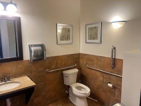 8696 Eagle Creek CIR, Savage, MN 55378