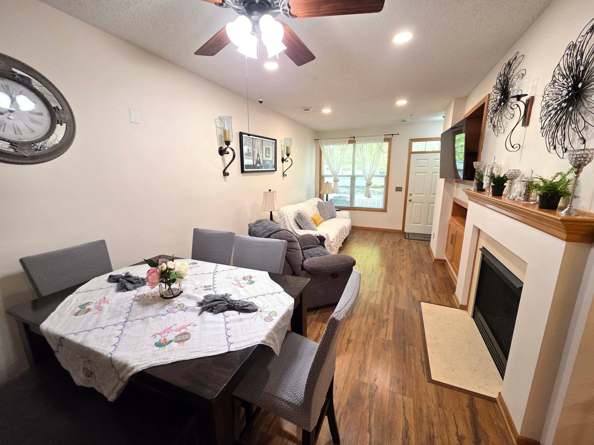 1611 Woodlynn AVE #3, Maplewood, MN 55109