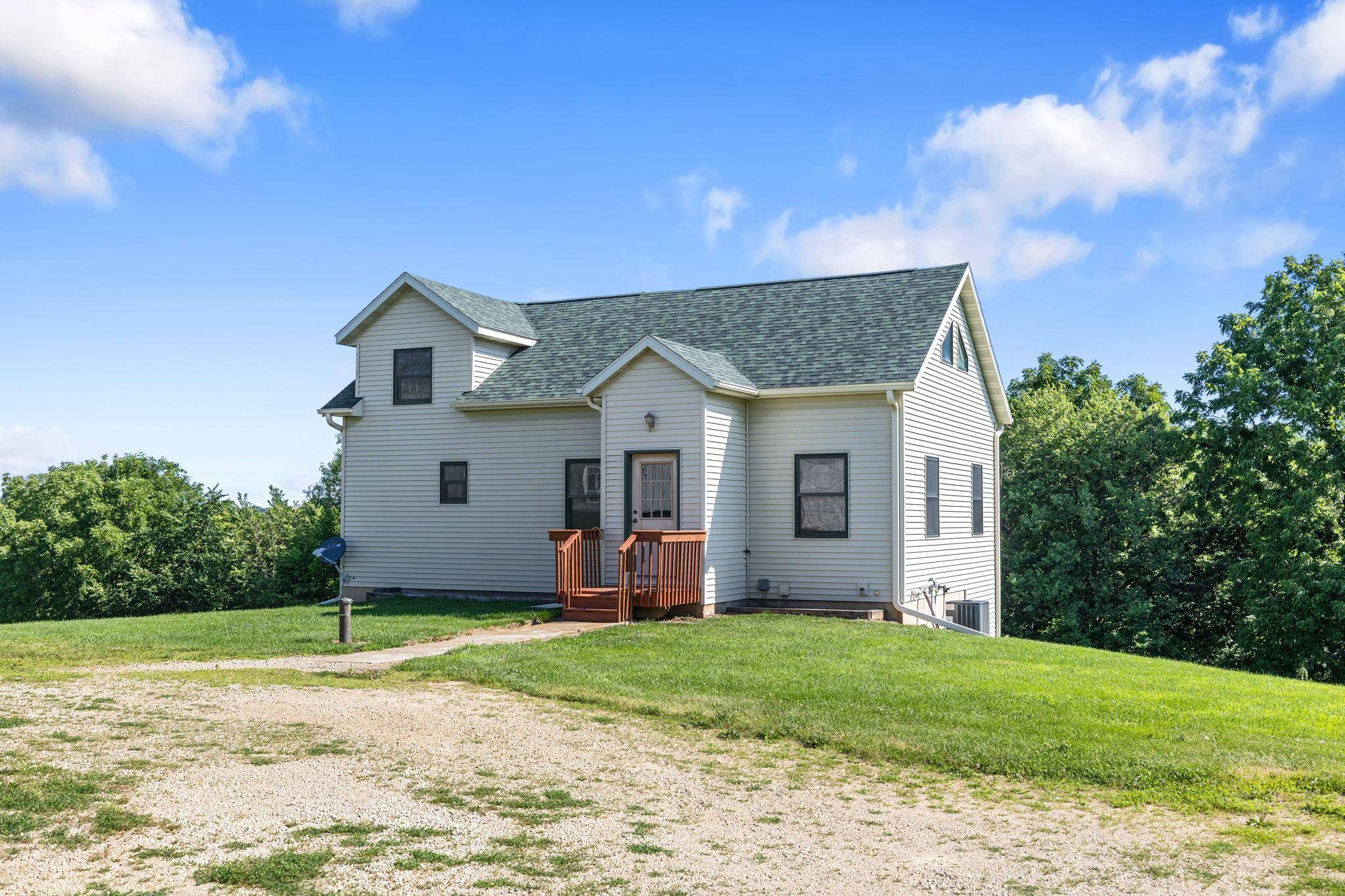 13348 Hillside RD, Brownsville, MN 55919
