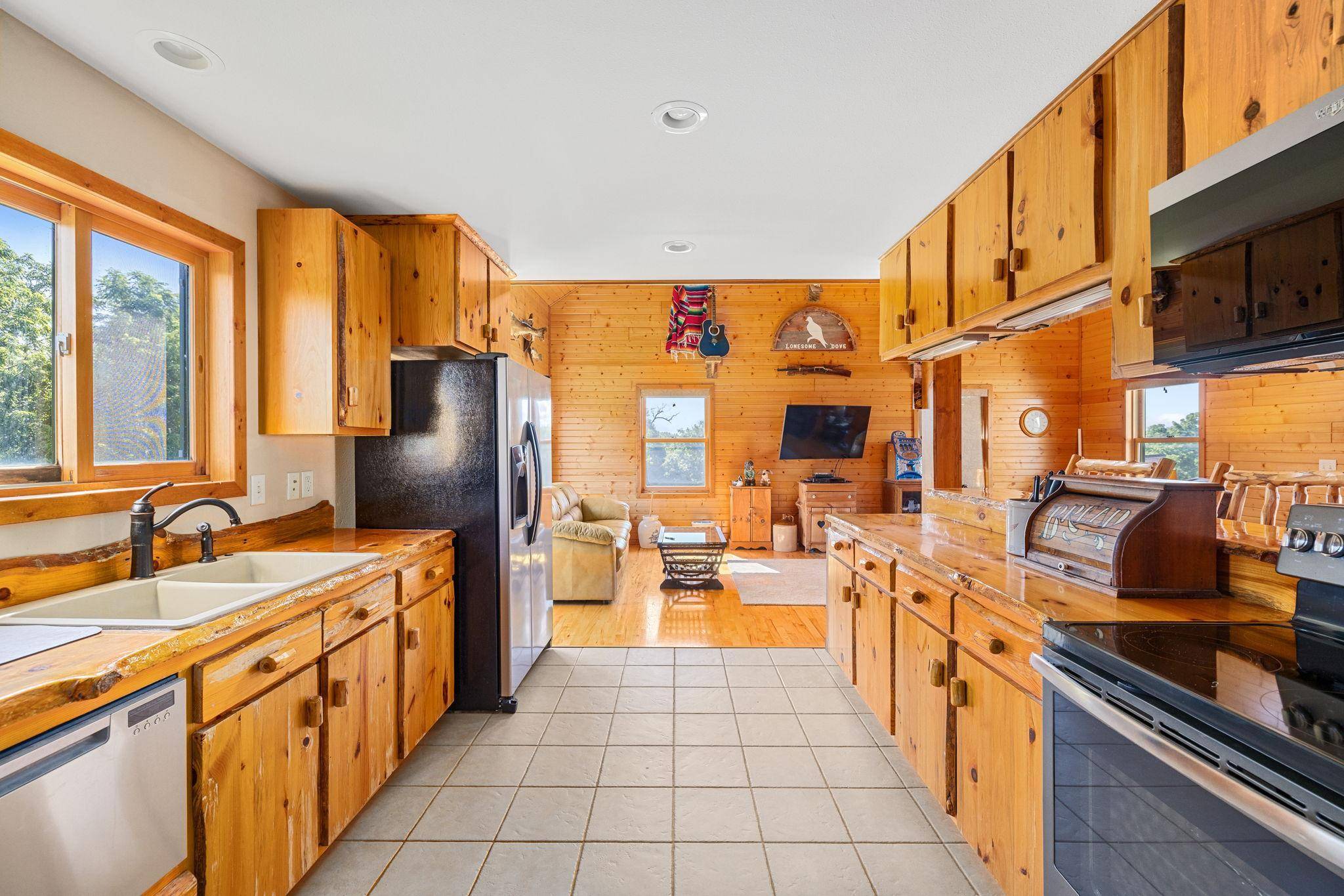 13348 Hillside RD, Brownsville, MN 55919
