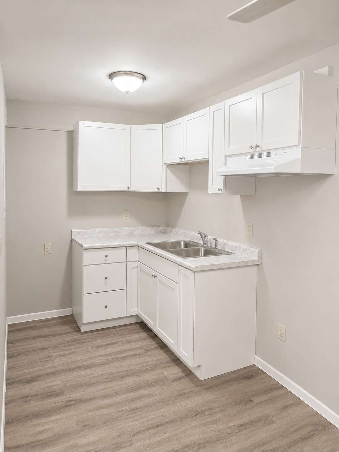 800 Hackberry DR #H-3, Marshall, MN 56258