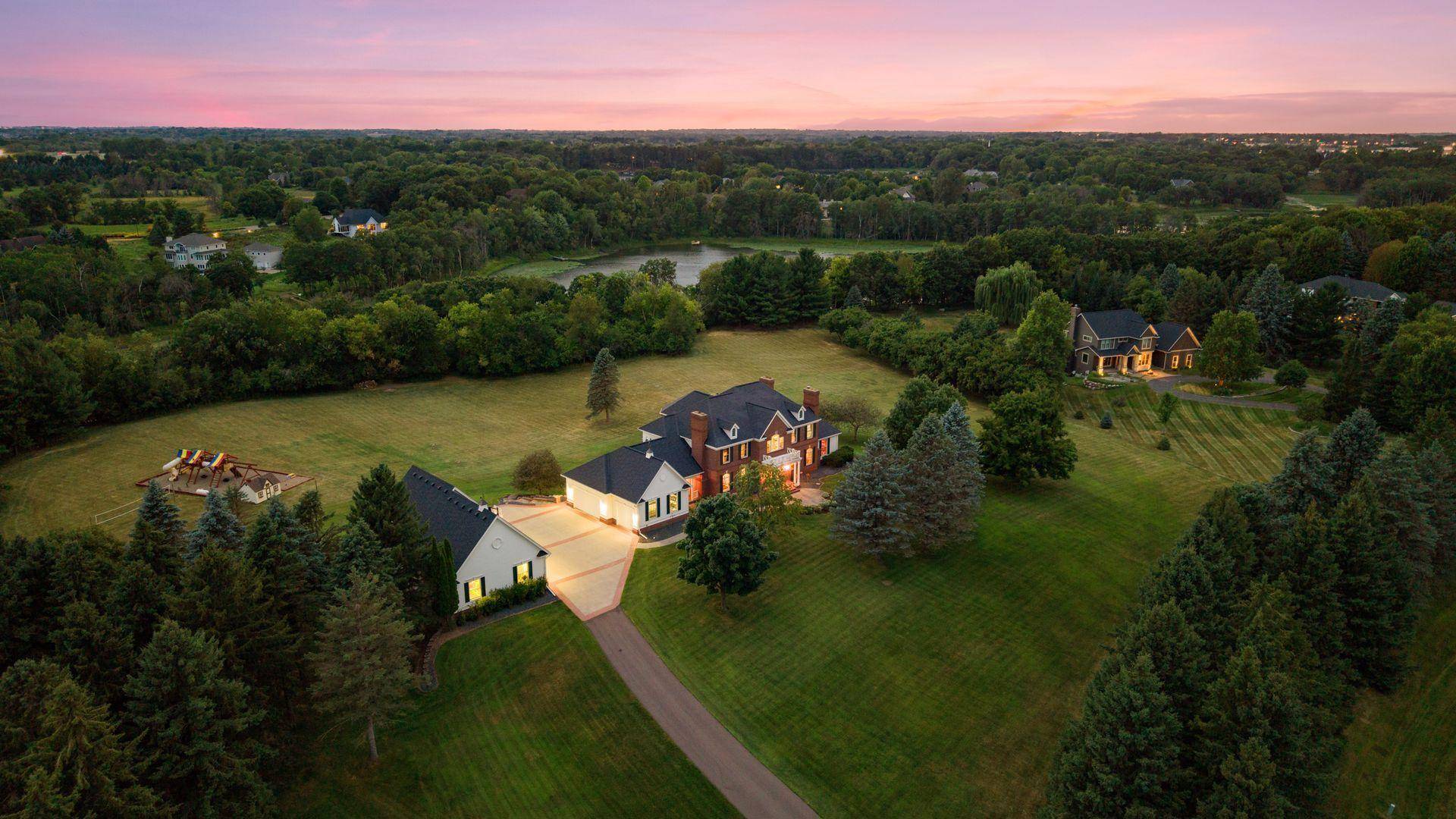 4650 Neal AVE N, Stillwater, MN 55082