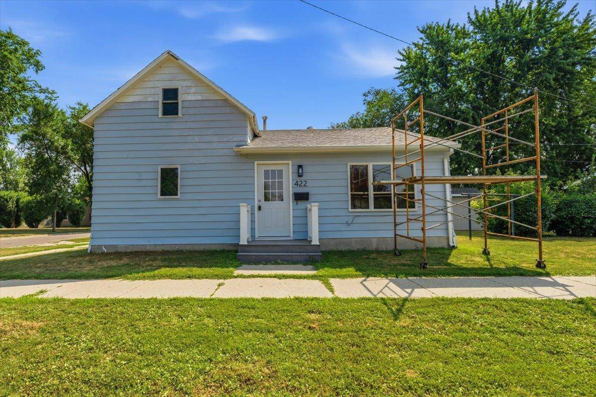 422 2nd ST N, Wahpeton, ND 58075