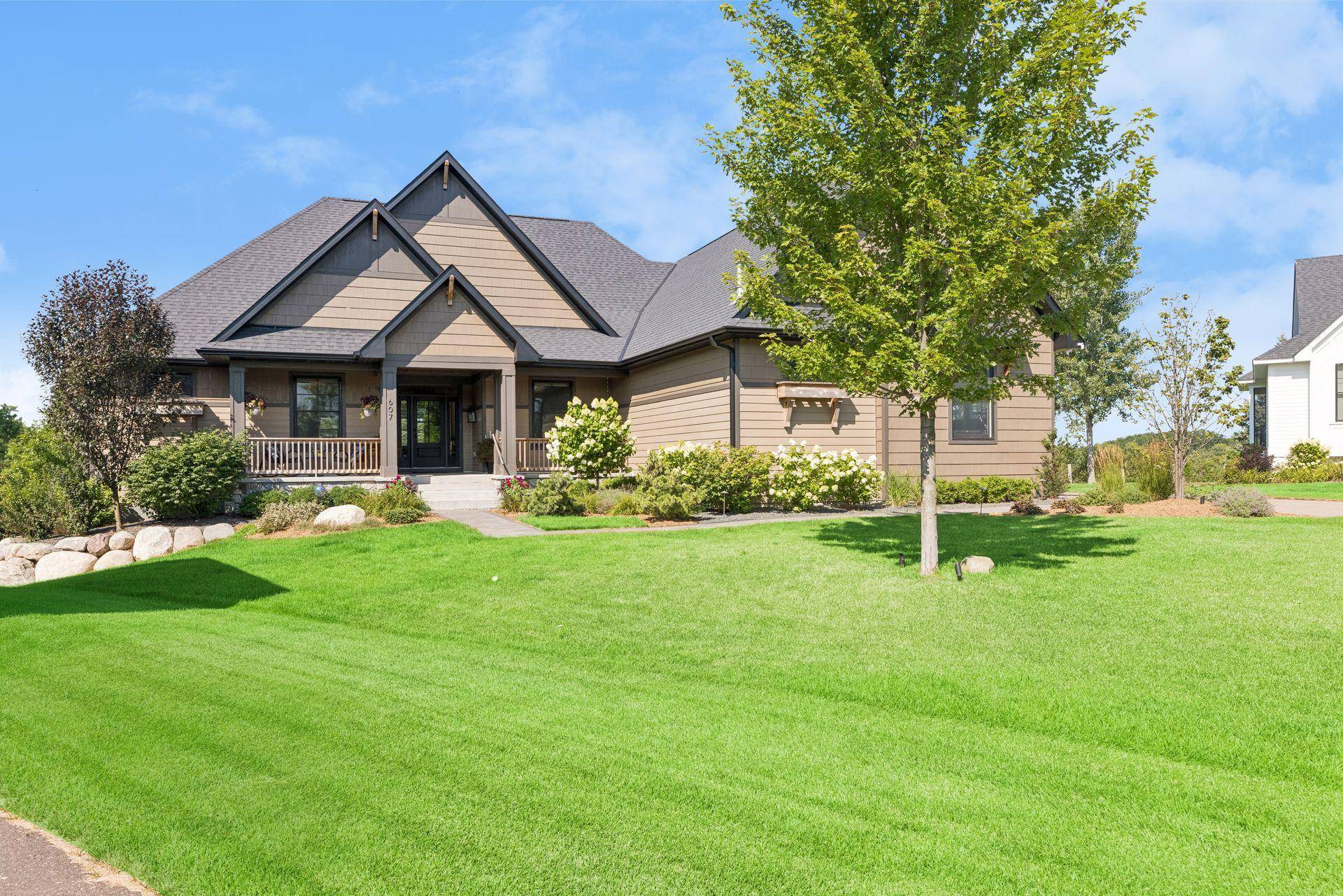 607 Heritage PL, Stillwater, MN 55082