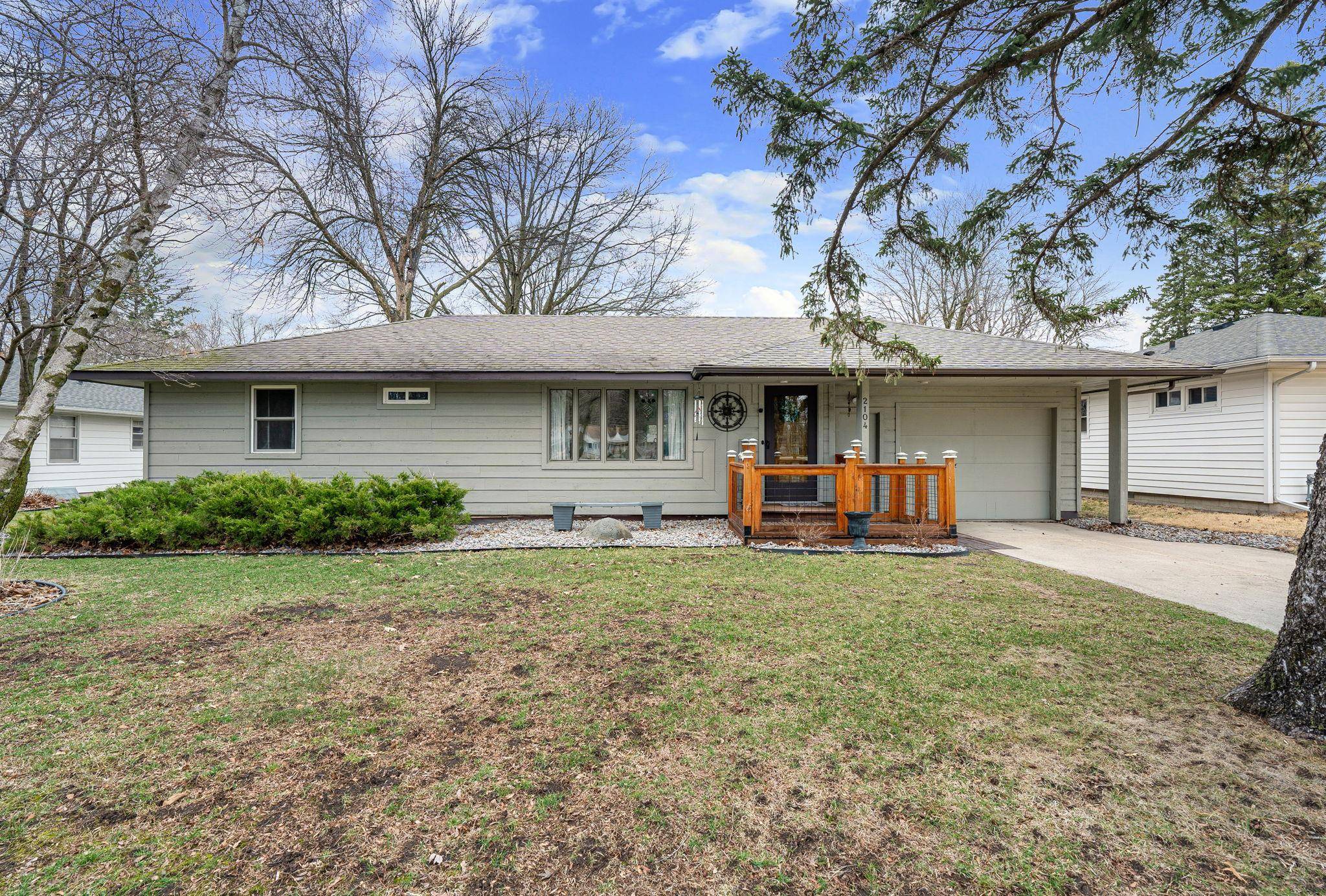 2104 W Oakland AVE, Austin, MN 55912